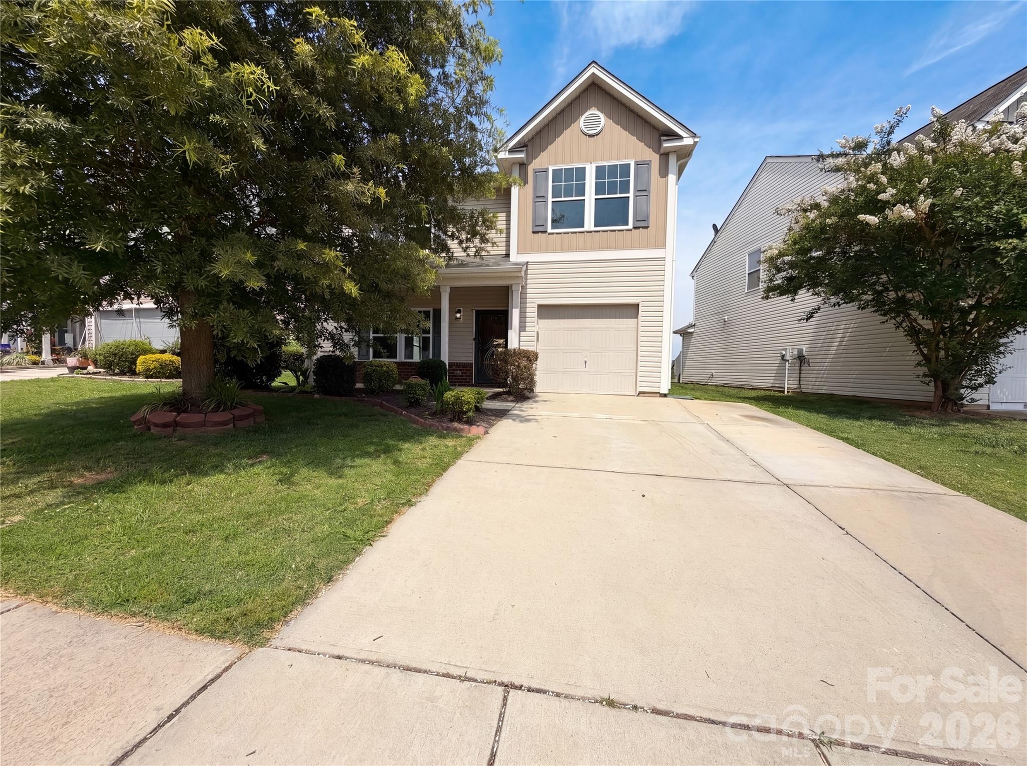 1033 Newton Avenue Property Photo 1