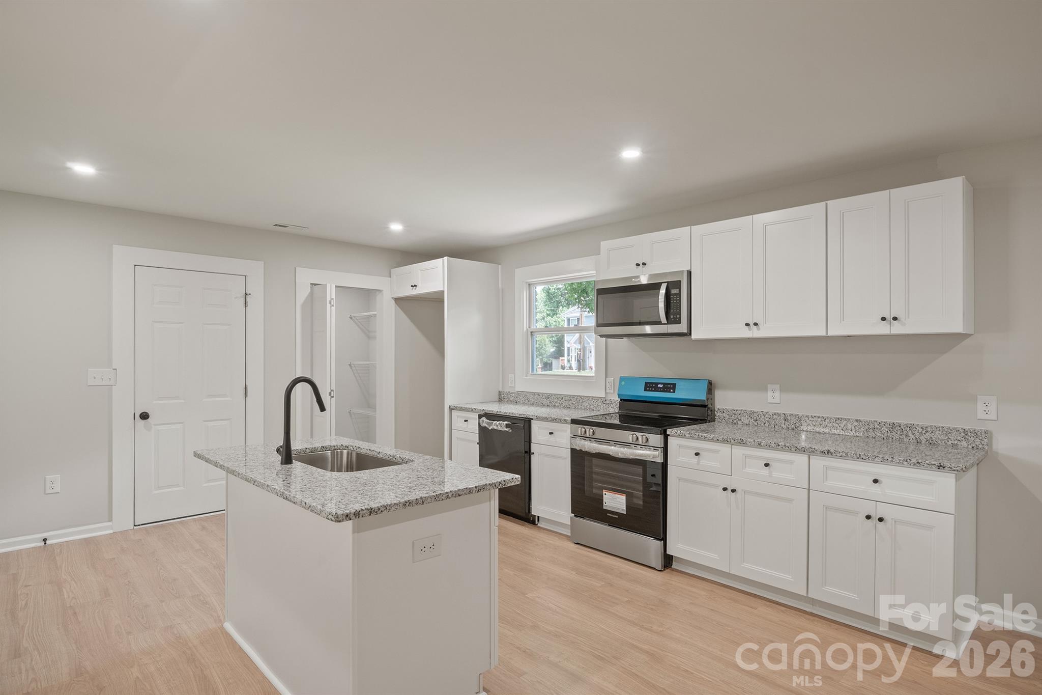 841 Murphy Street Property Photo 13