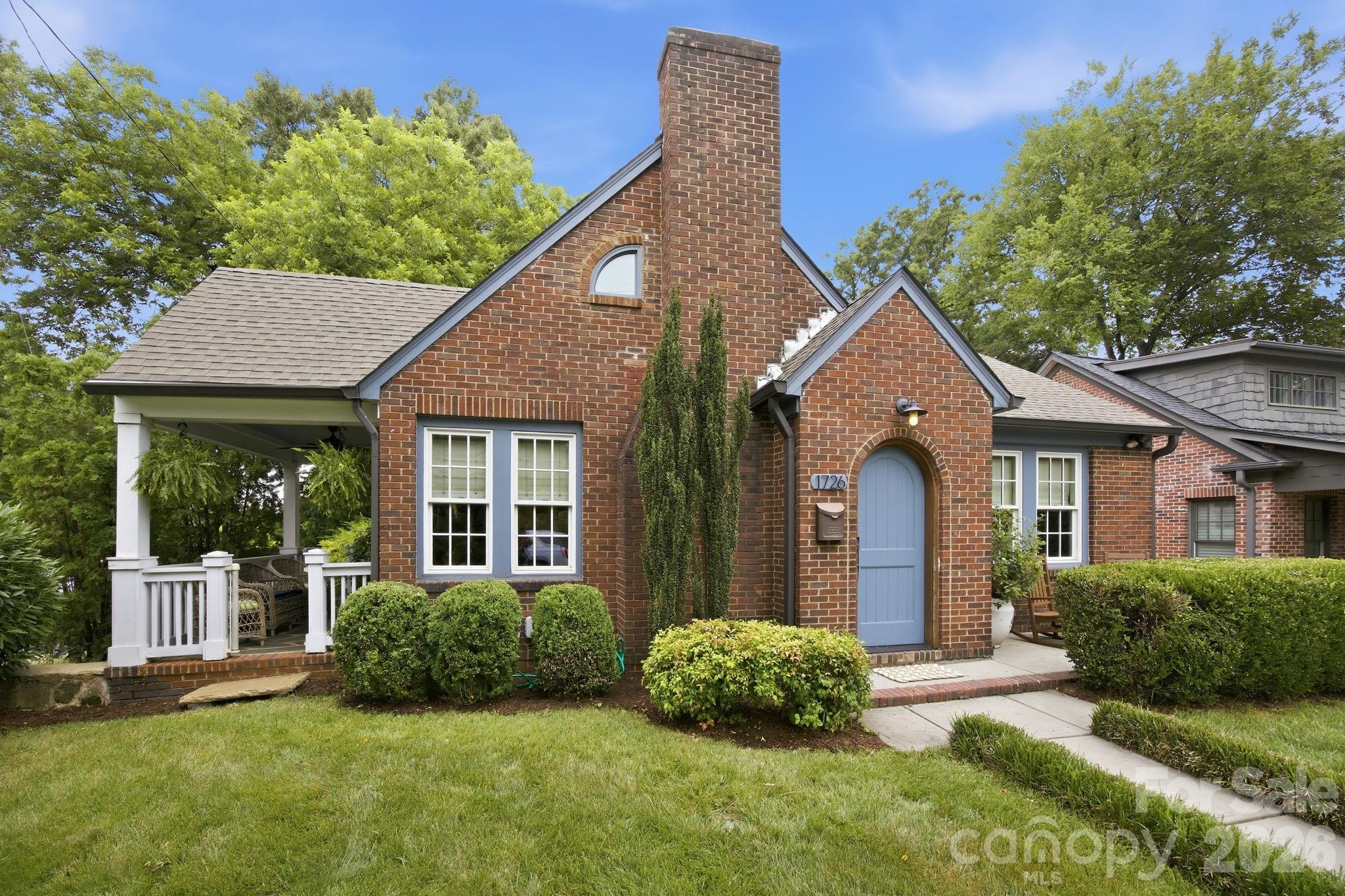 1726 S Mint Street Property Photo 1