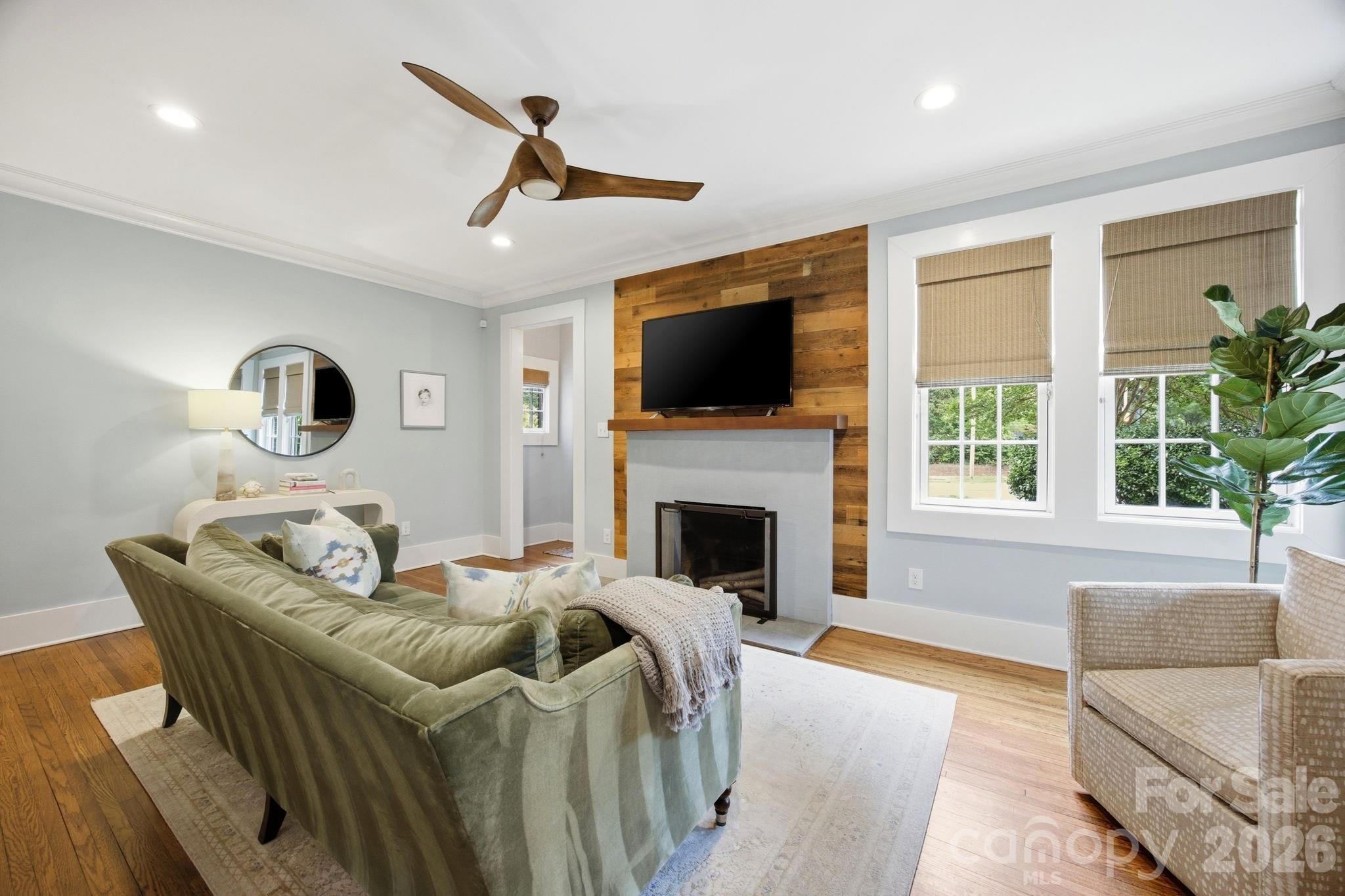 1726 S Mint Street Property Photo 9