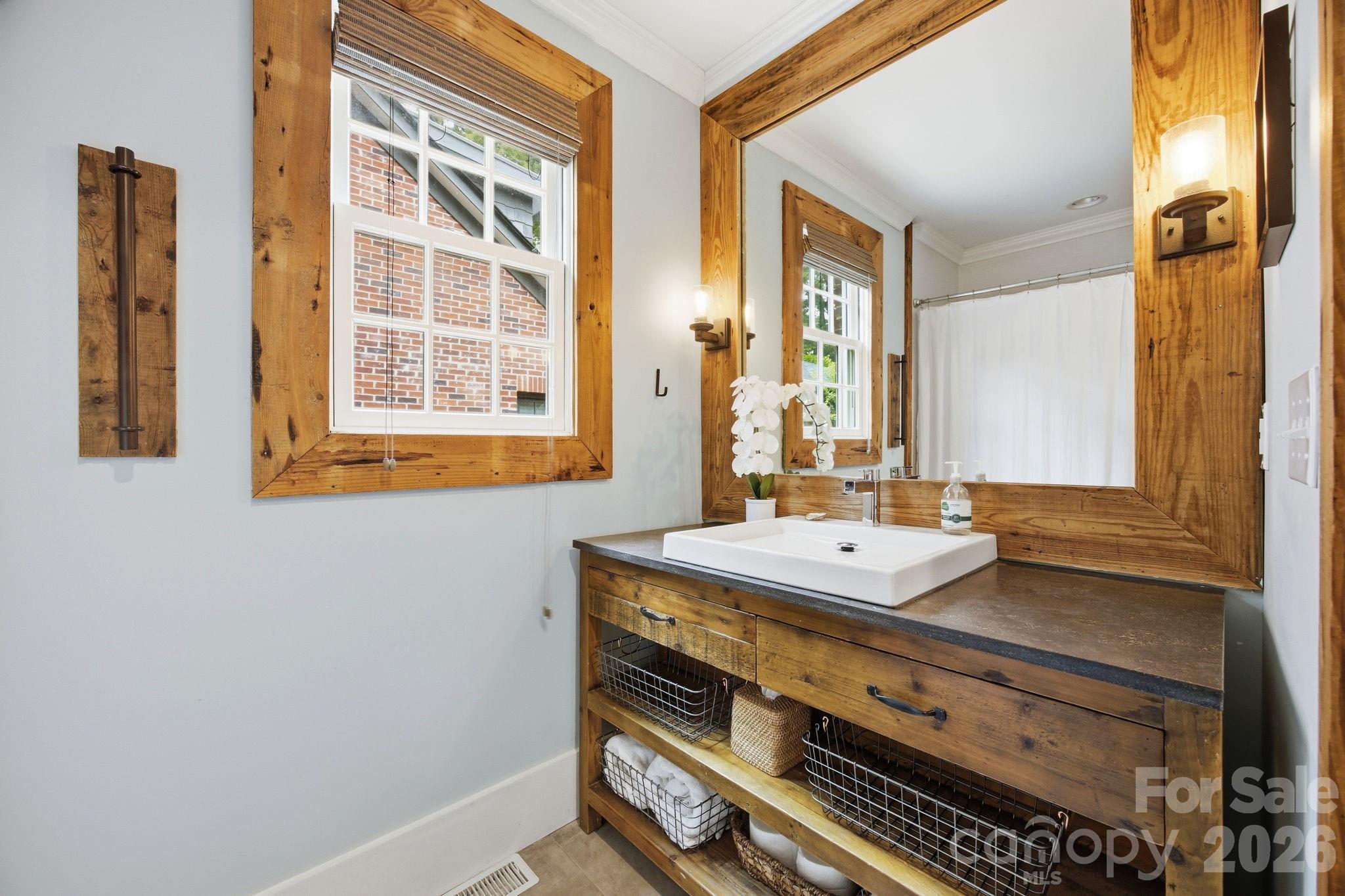 1726 S Mint Street Property Photo 15