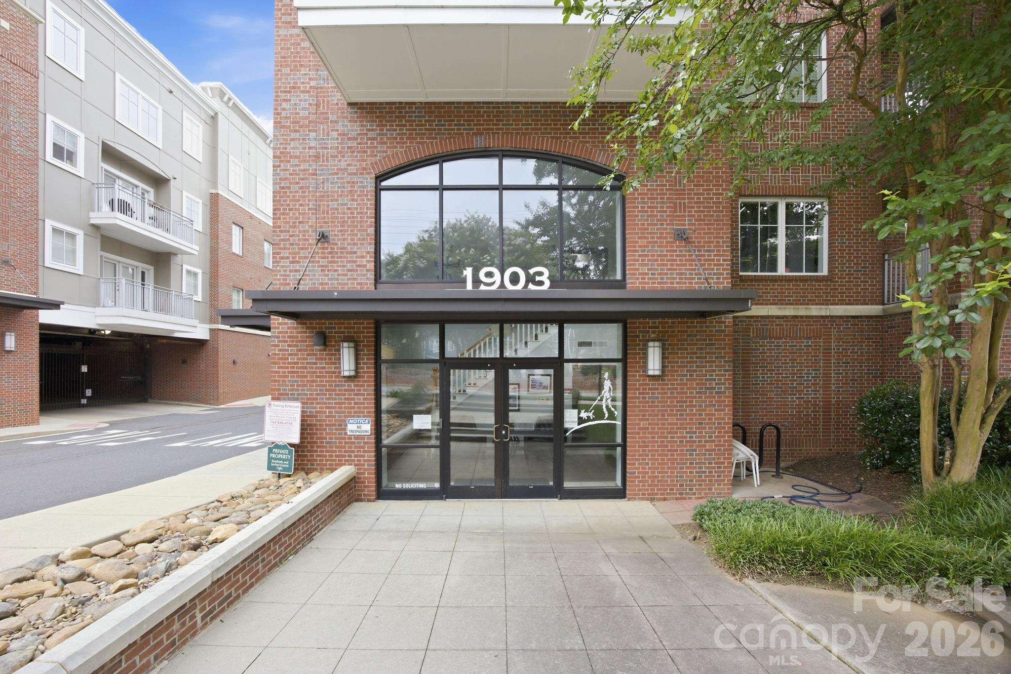 1903 Kenilworth Avenue 203a Property Photo 3