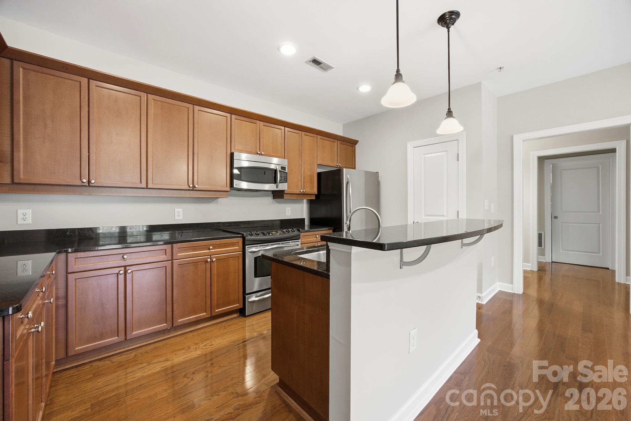 1903 Kenilworth Avenue 203a Property Photo 8