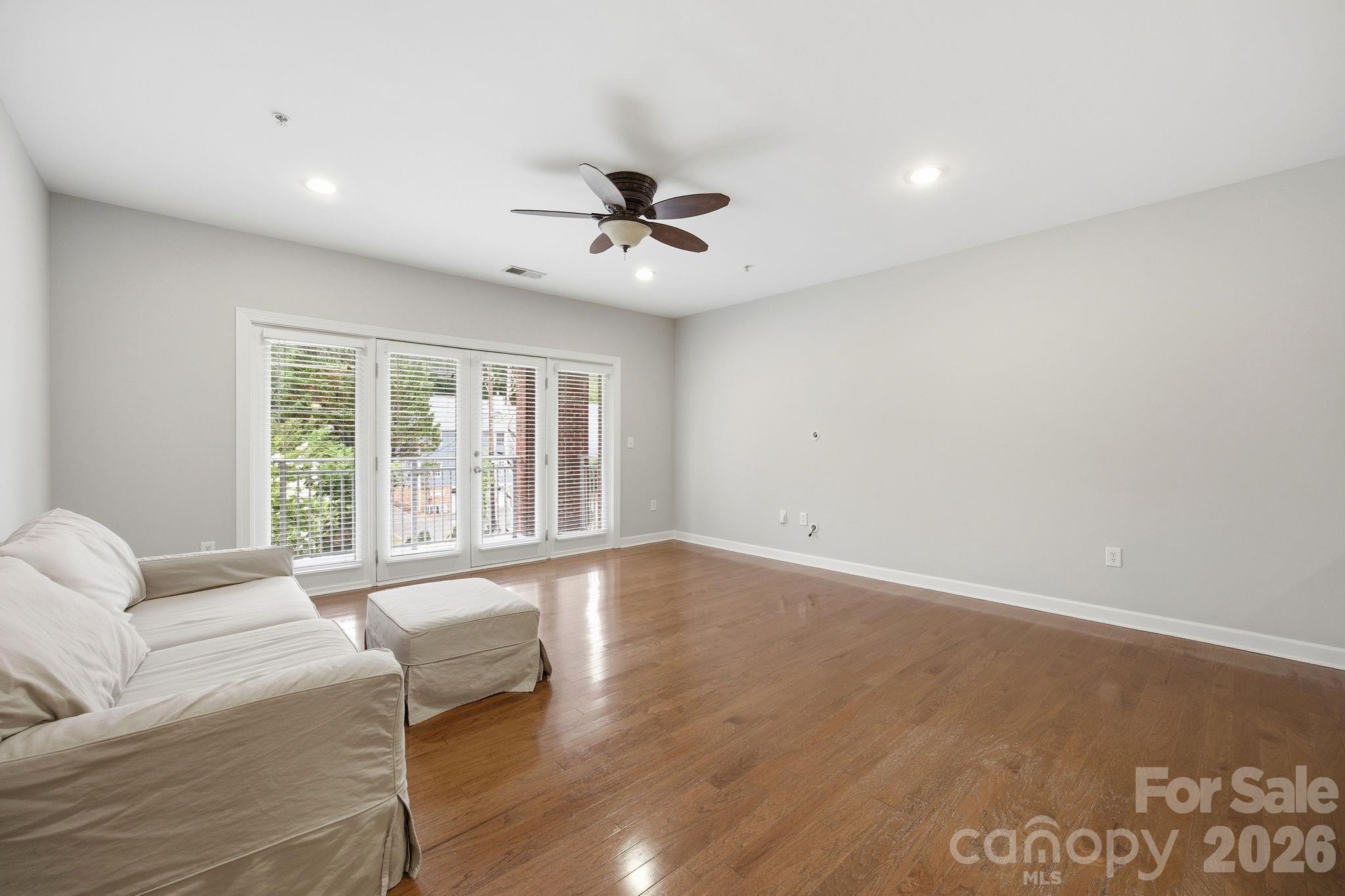1903 Kenilworth Avenue 203a Property Photo 11