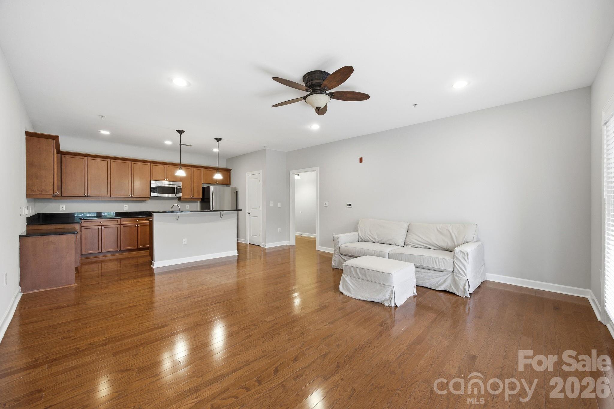 1903 Kenilworth Avenue 203a Property Photo 14