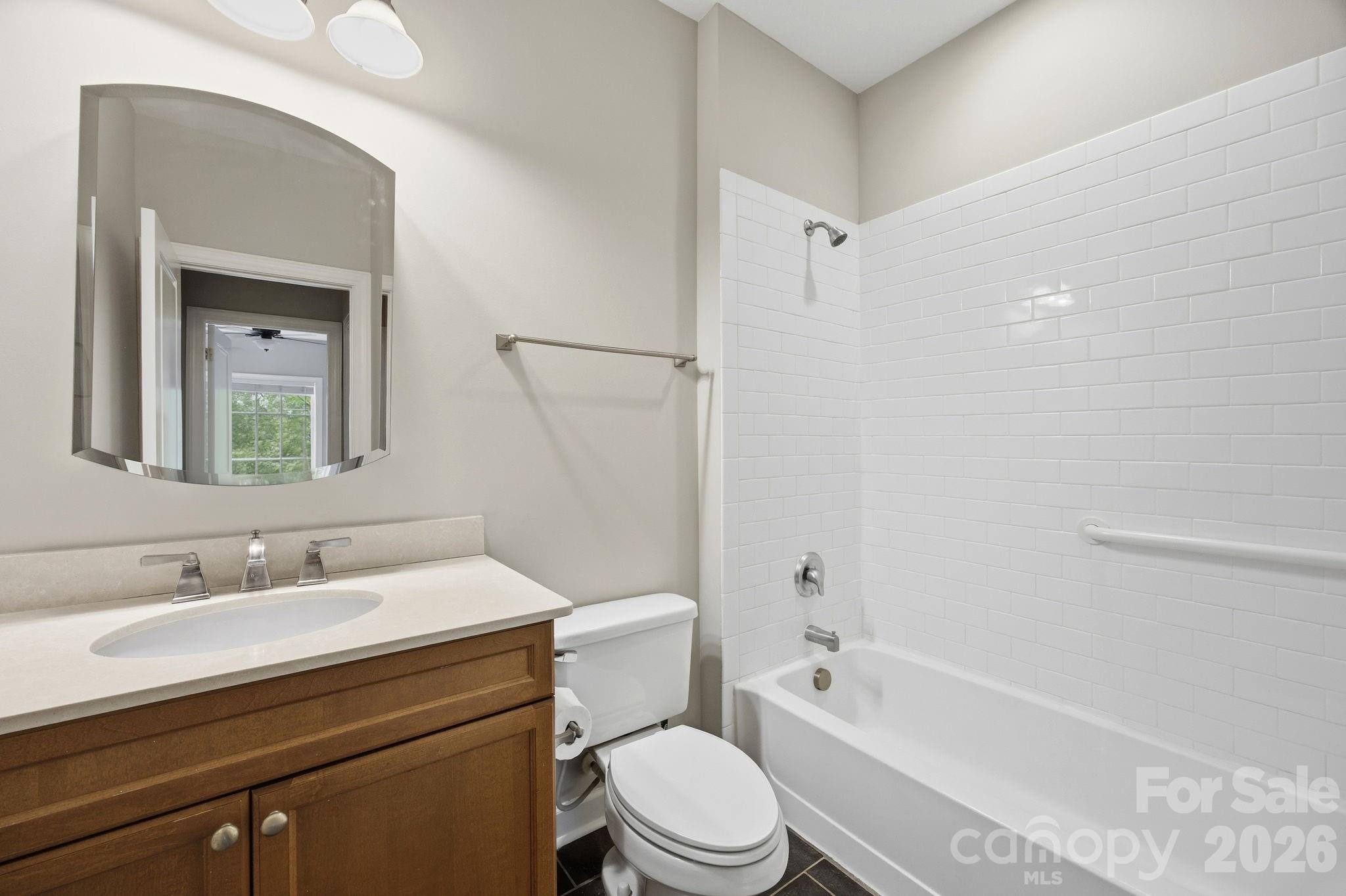 1903 Kenilworth Avenue 203a Property Photo 19