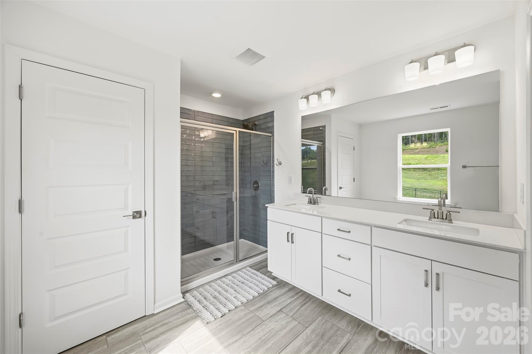 152 Lancashire Court Property Photo 4