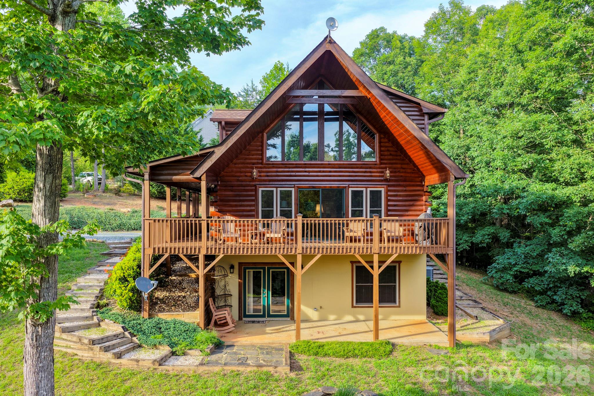 603 Laurel Lakes Parkway Property Photo 2
