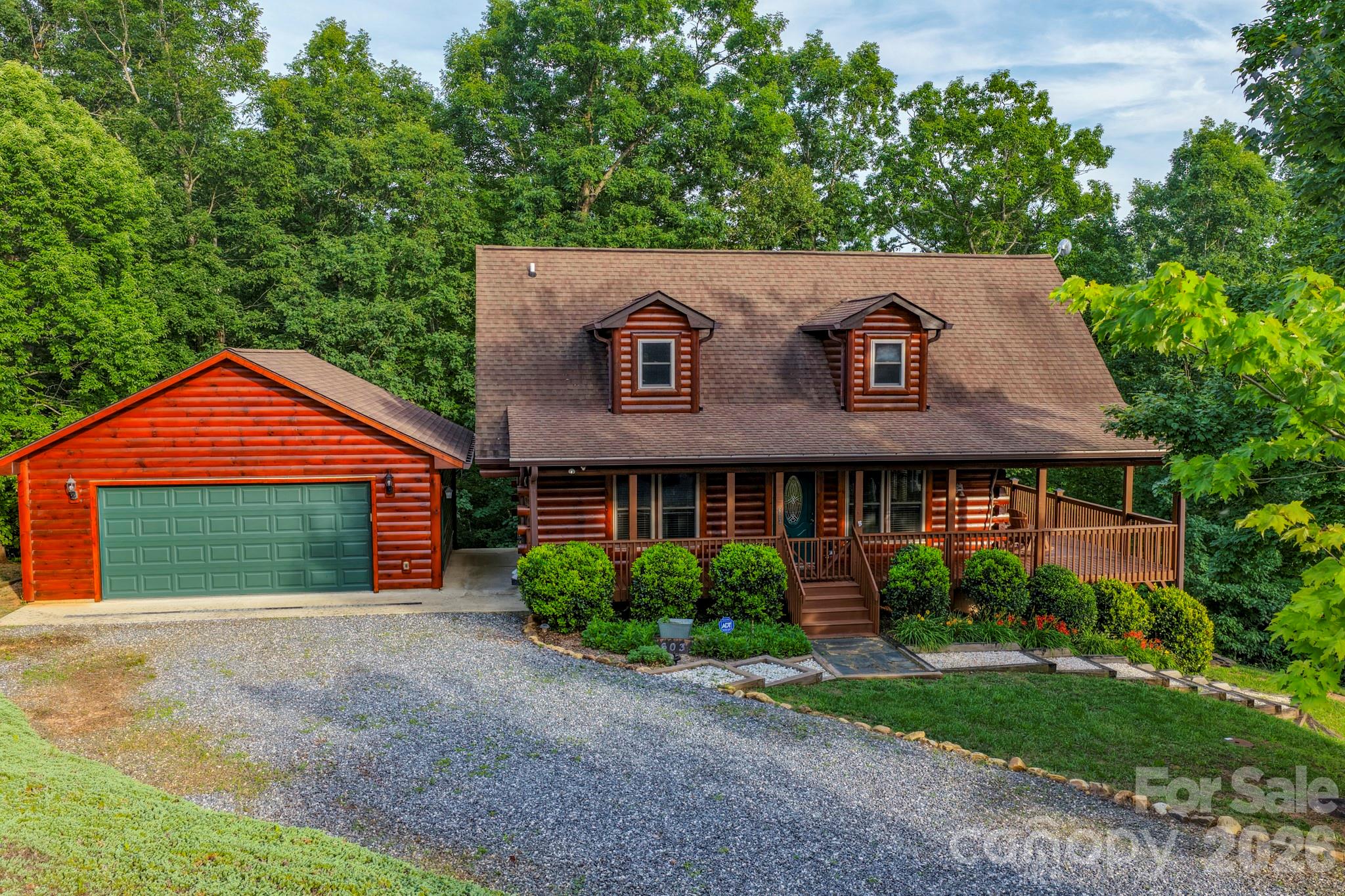 603 Laurel Lakes Parkway Property Photo 4