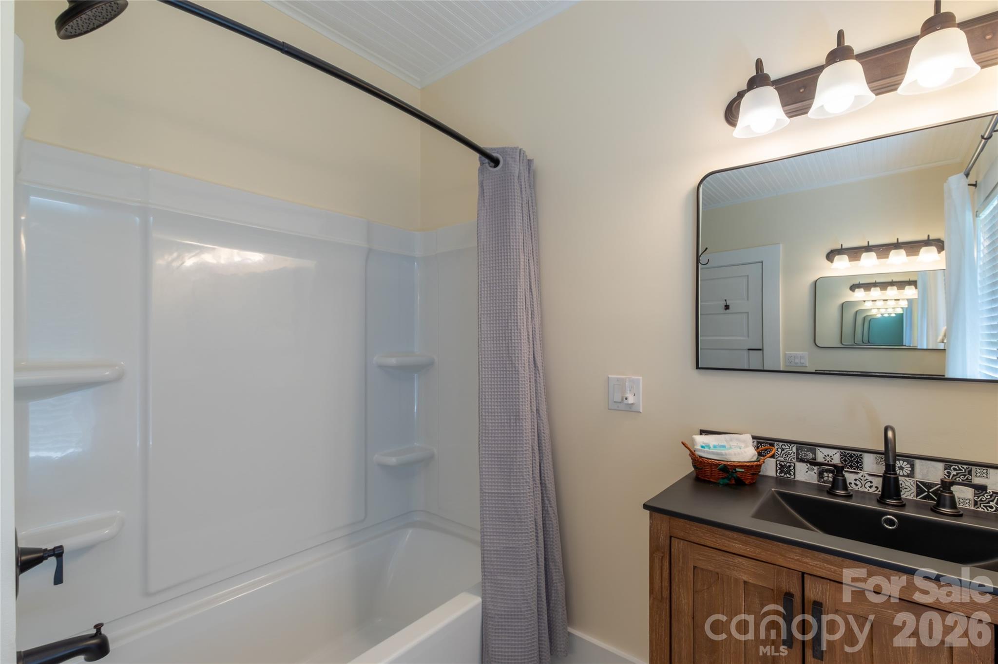 800 Main Street Property Photo 15