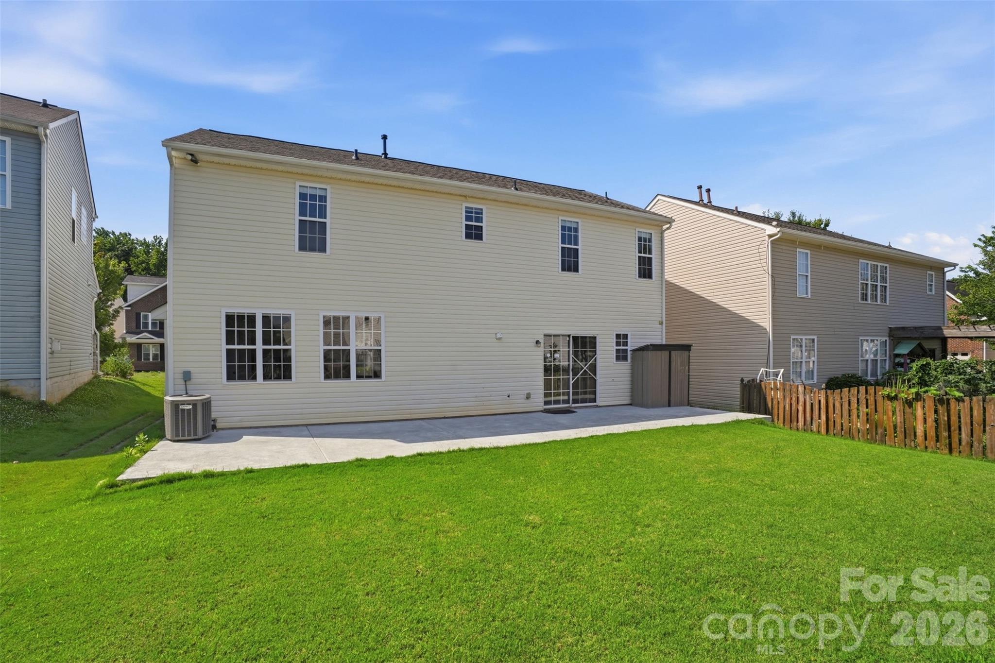 17425 Westmill Lane Property Photo 8