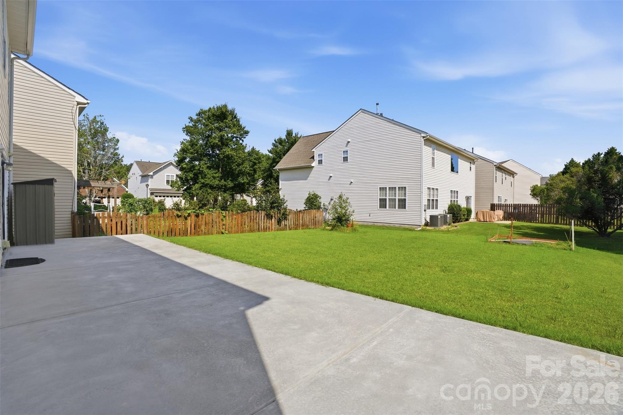 17425 Westmill Lane Property Photo 12