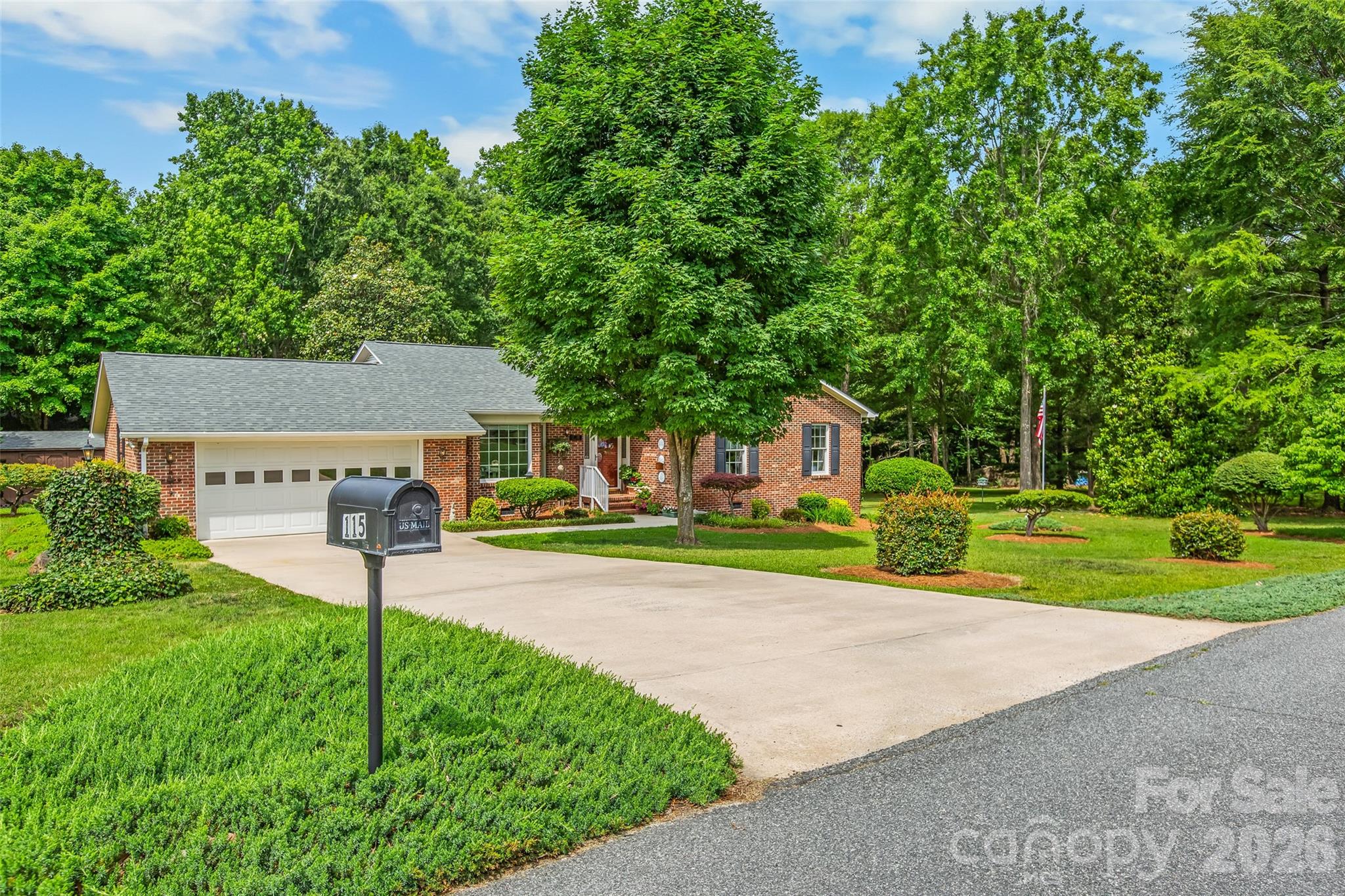 115 Woodland Drive Property Photo 3