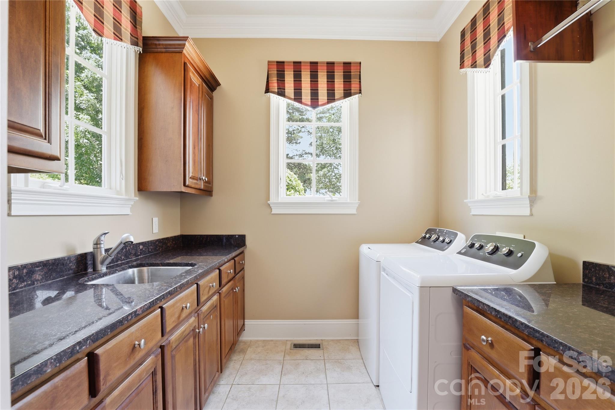 161 Cape Cod Way Property Photo 26