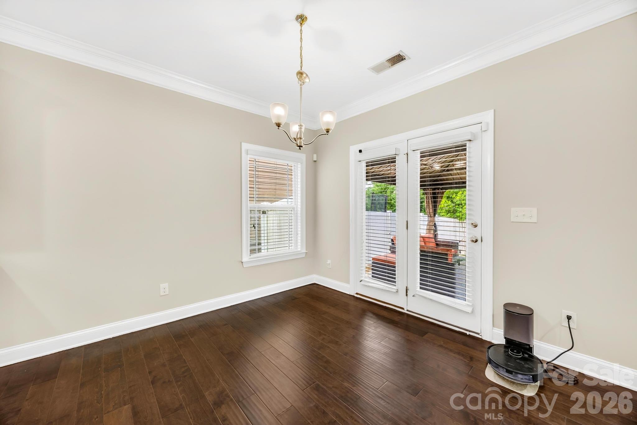 1042 Dina Drive Property Photo 17