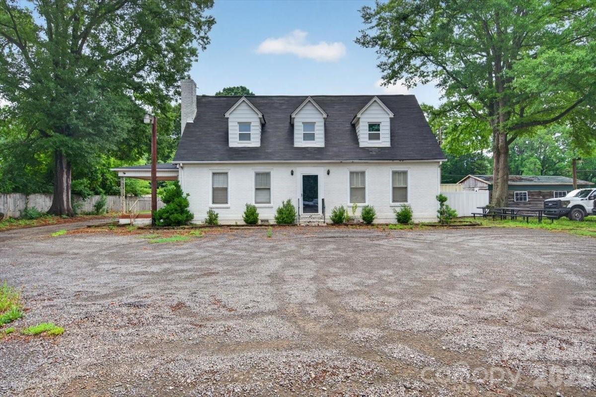 16008 Old Statesville Road Property Photo 2