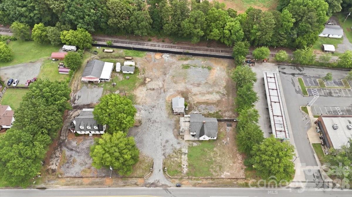 16008 Old Statesville Road Property Photo 5