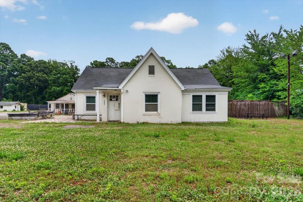 16008 Old Statesville Road Property Photo 6