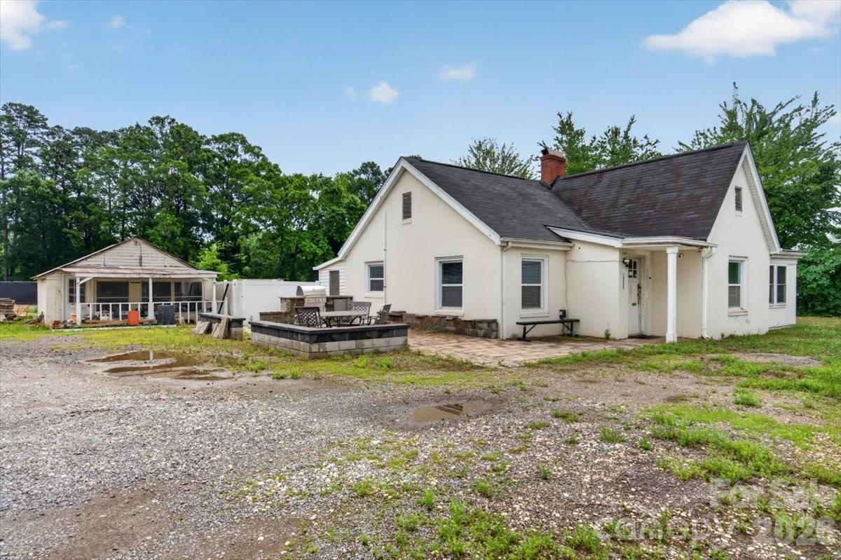 16008 Old Statesville Road Property Photo 7