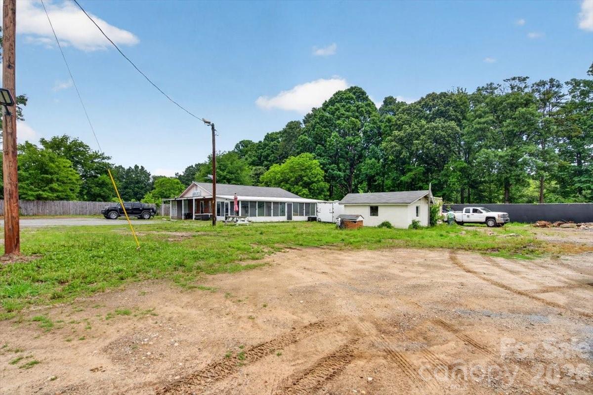 16008 Old Statesville Road Property Photo 9