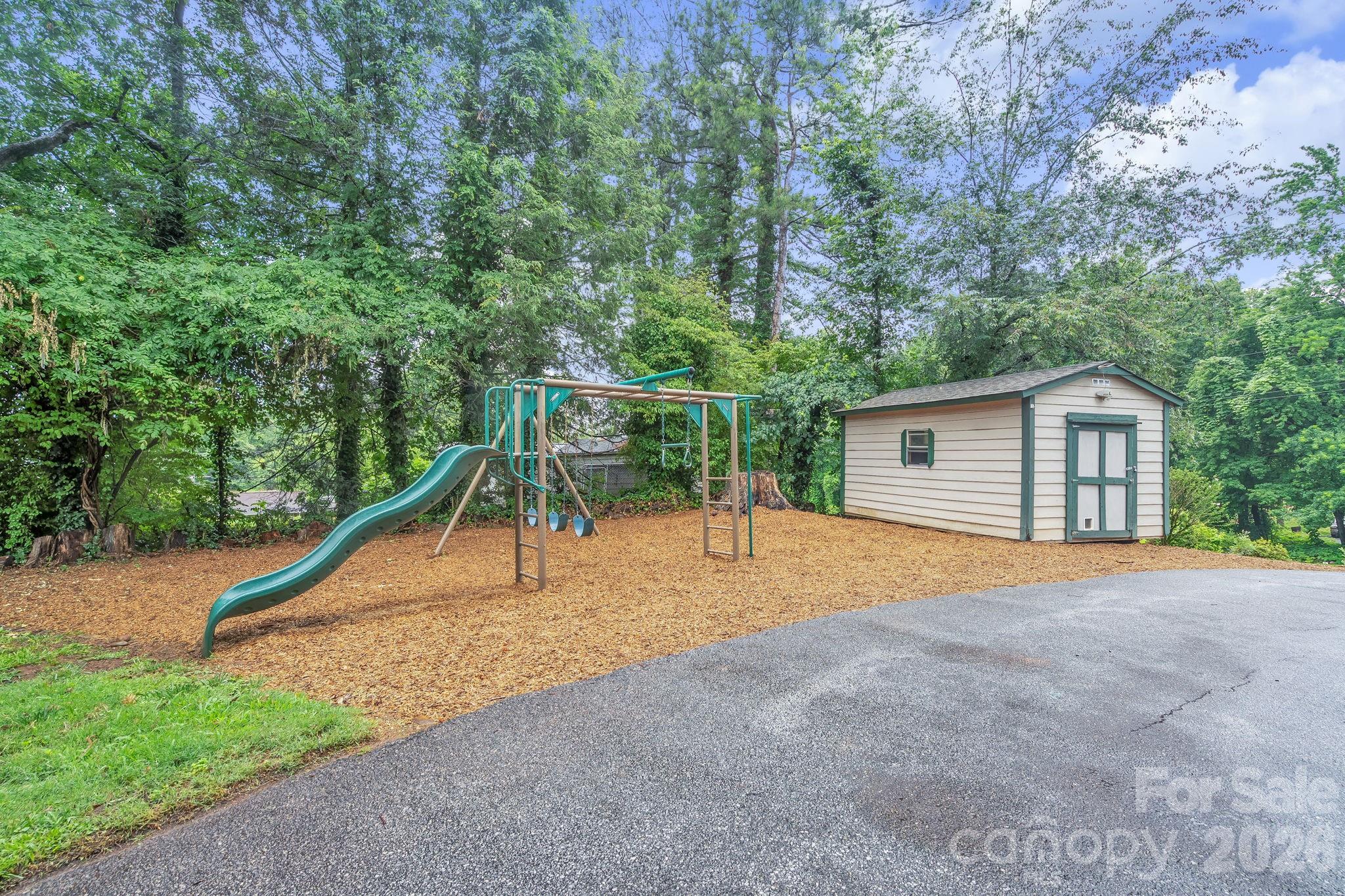 103 Forest Avenue Property Photo 25