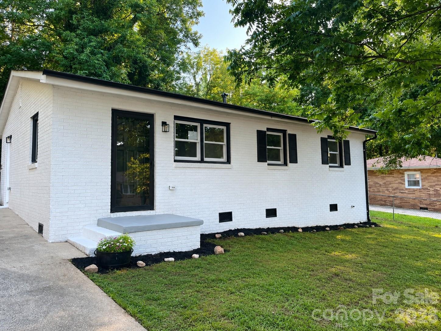 803 Dogwood Drive Property Photo 1