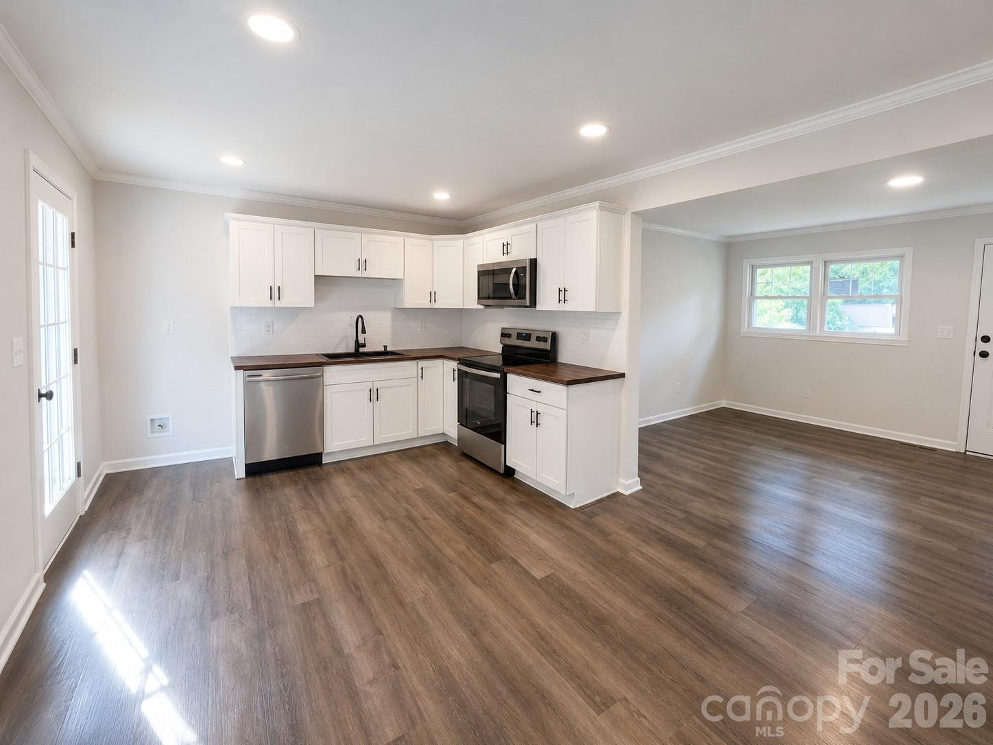 803 Dogwood Drive Property Photo 4