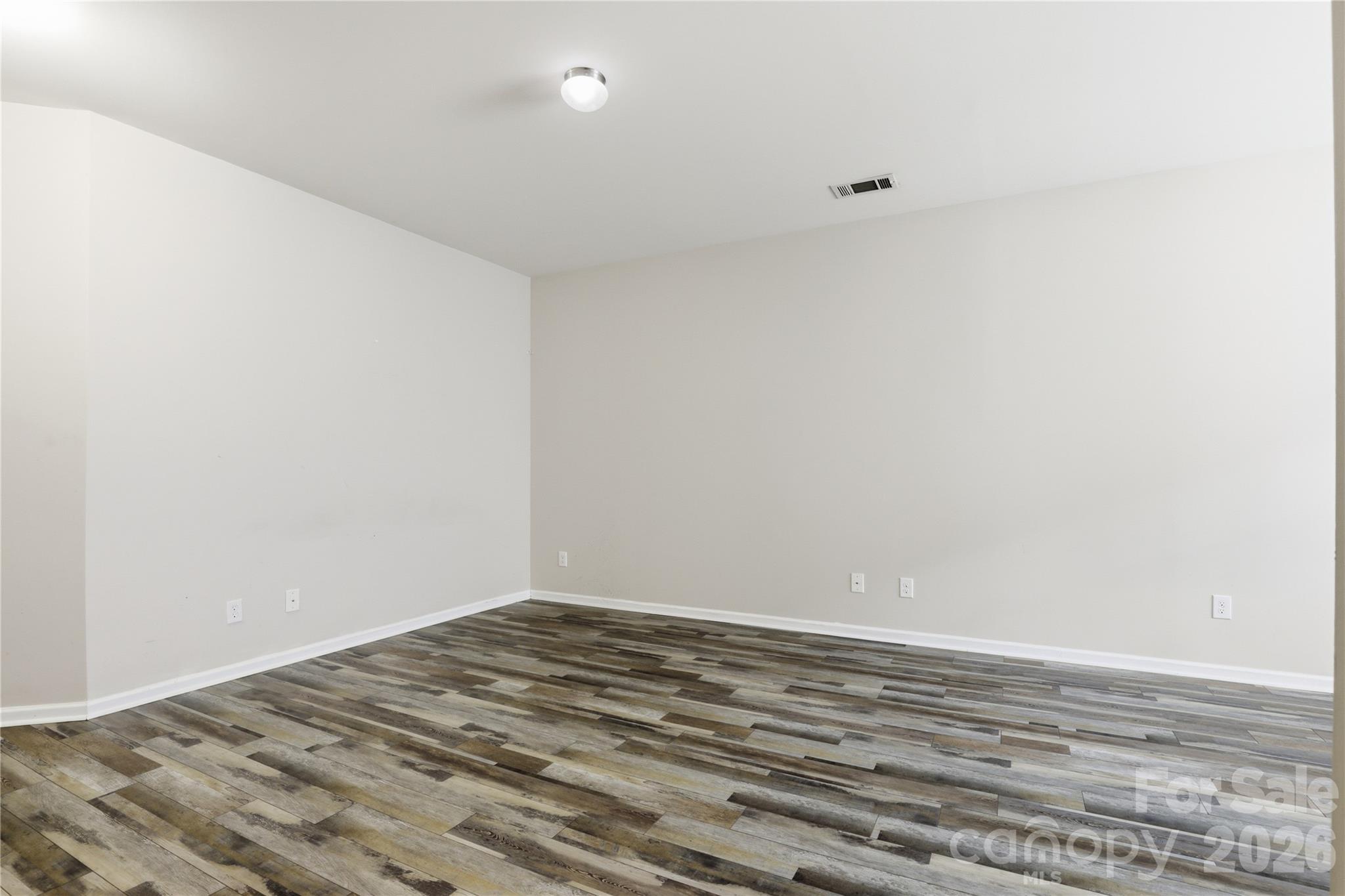 3627 Danvers Street Property Photo 8
