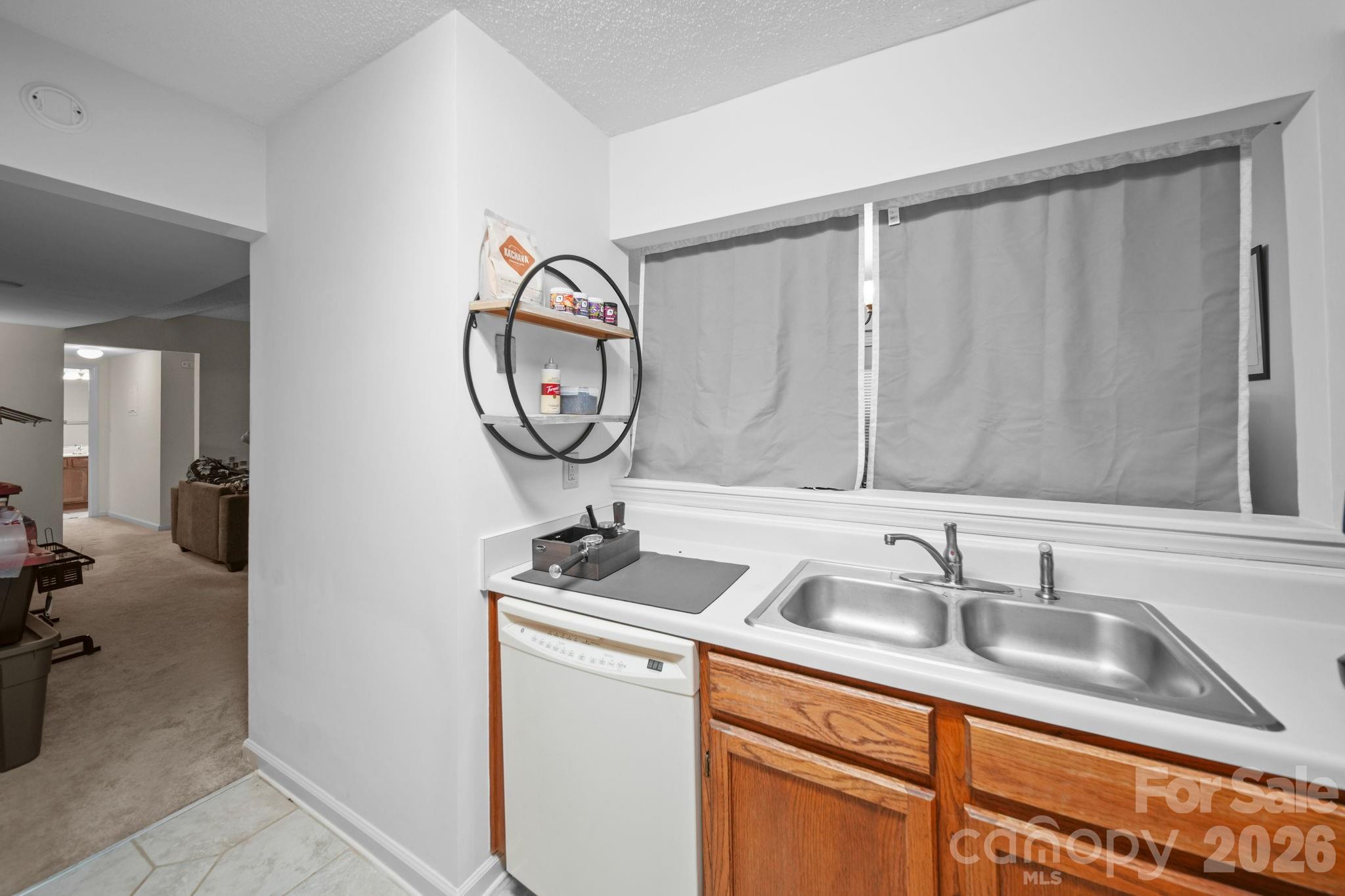 6049 Green Forest Drive Property Photo 7