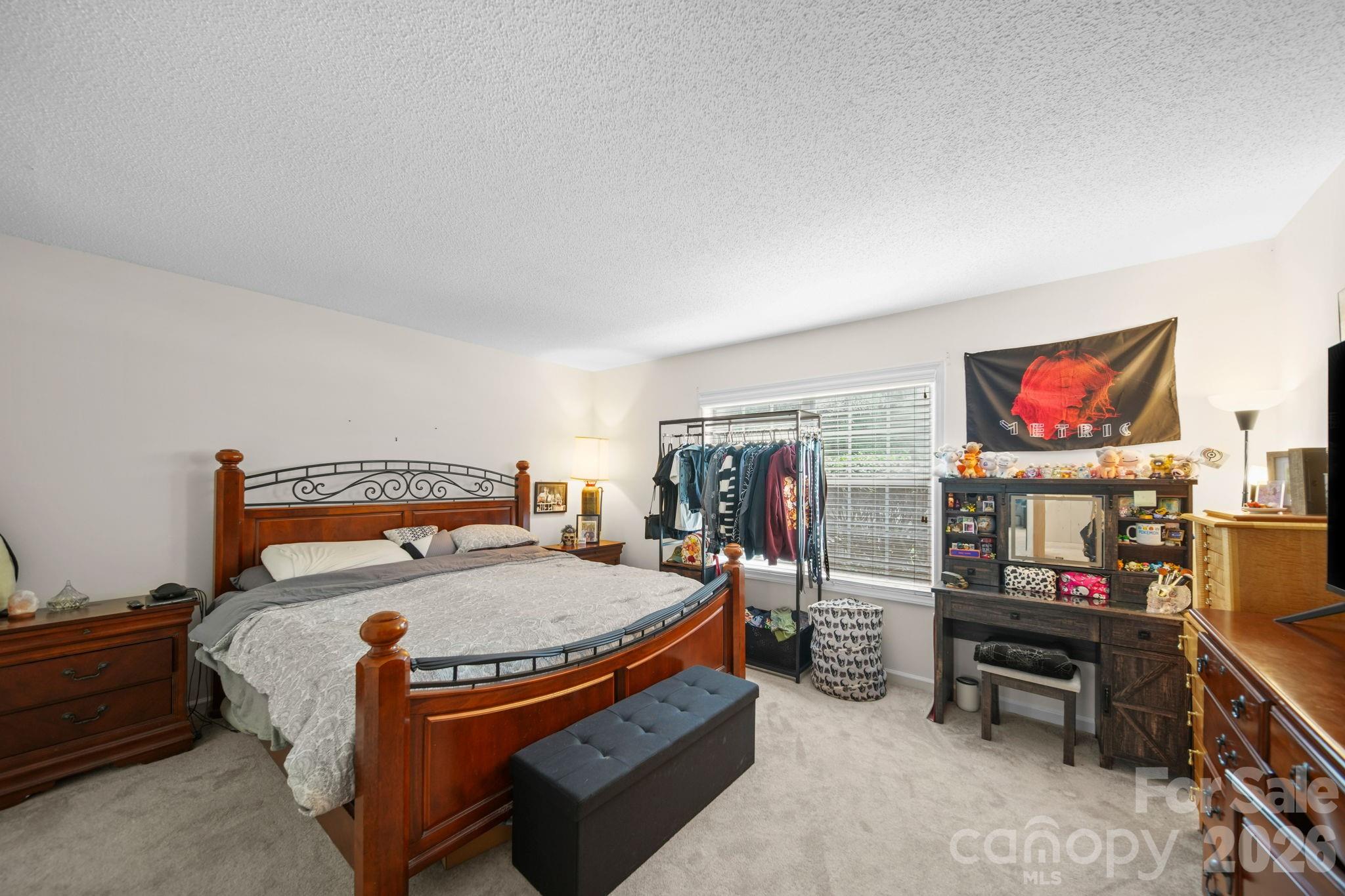 6049 Green Forest Drive Property Photo 8