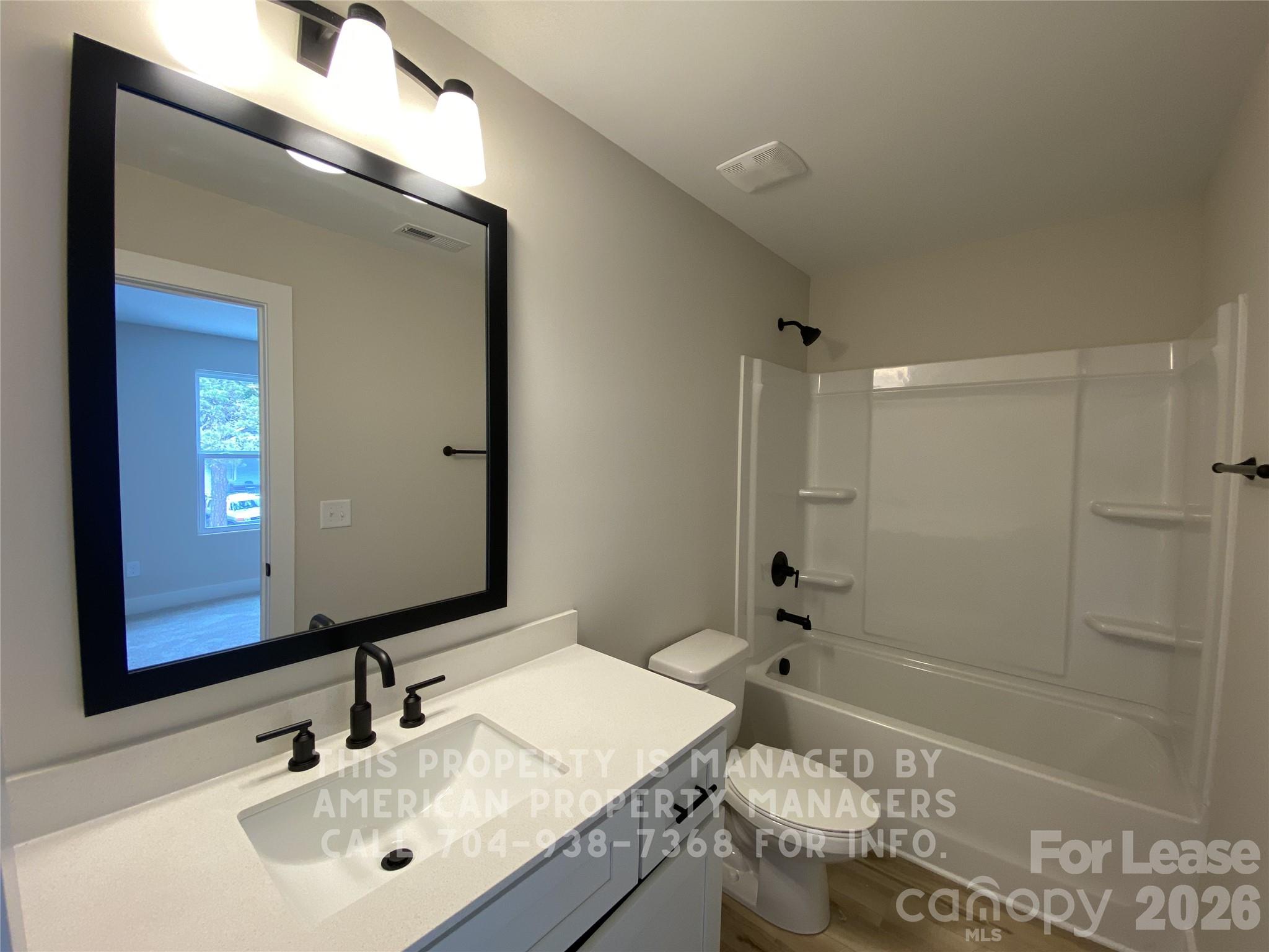 840 S 4th Street B Property Photo 6