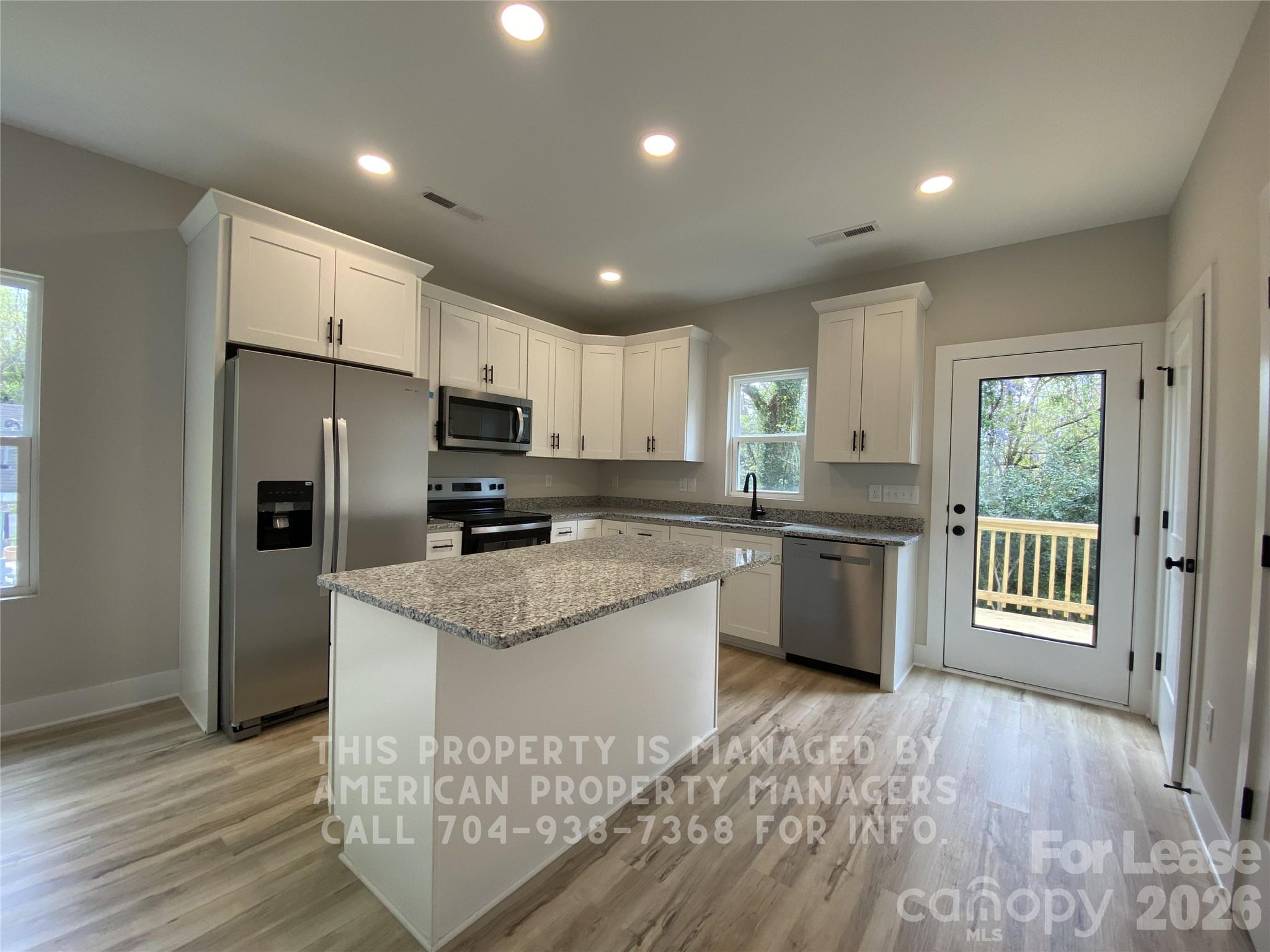 846 S 4th Street B Property Photo 3