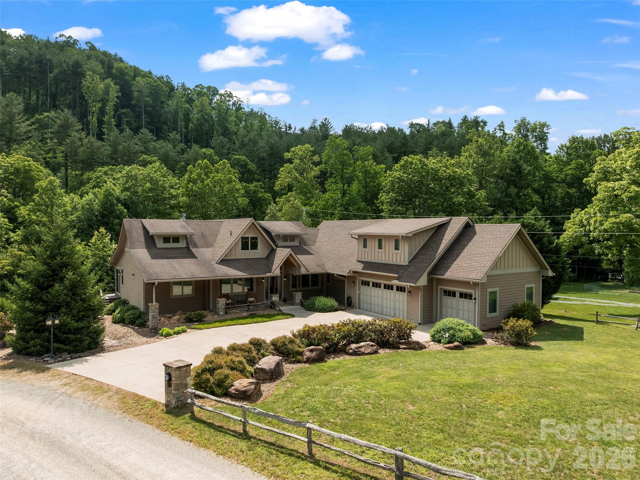 40 Shining Rock Drive Property Photo 1