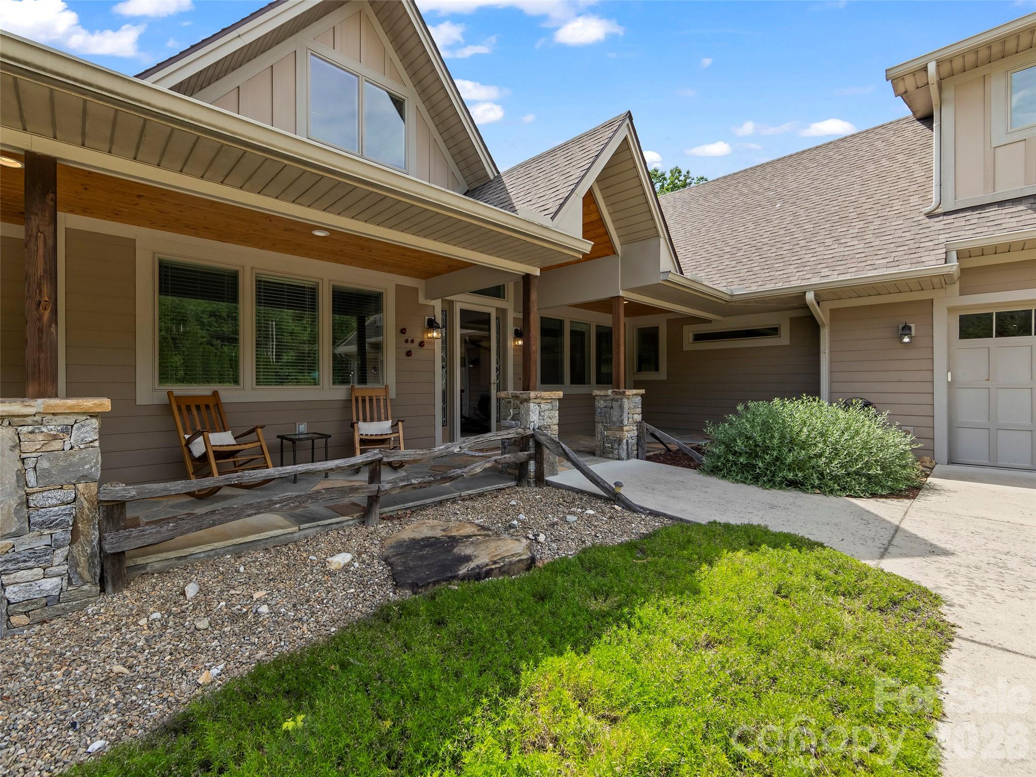 40 Shining Rock Drive Property Photo 2