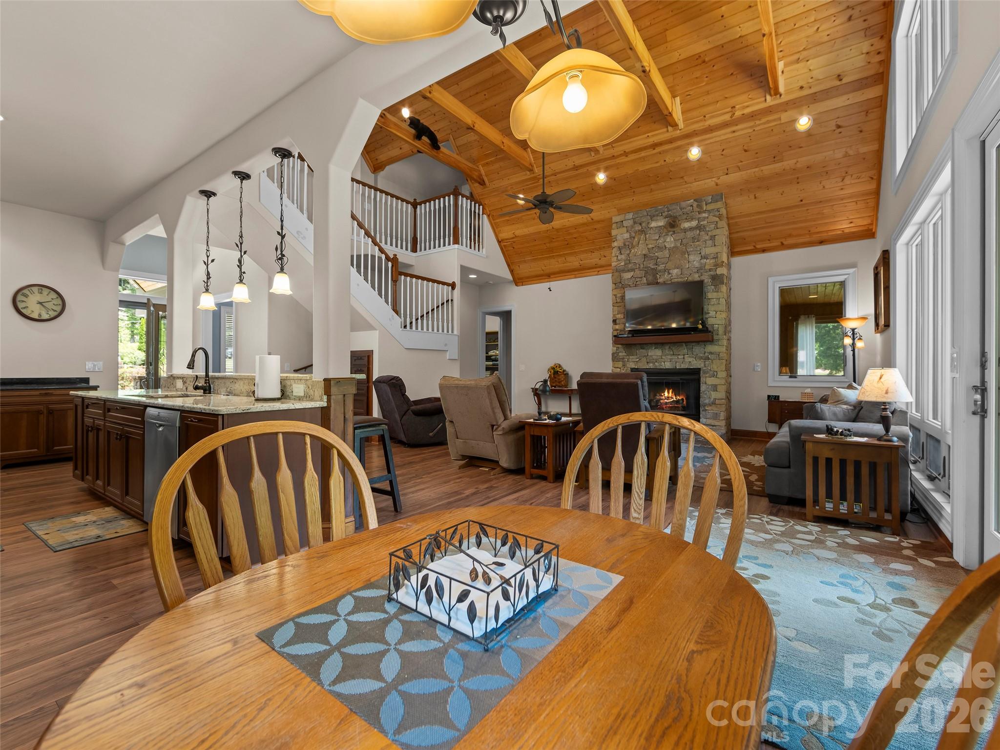 40 Shining Rock Drive Property Photo 10