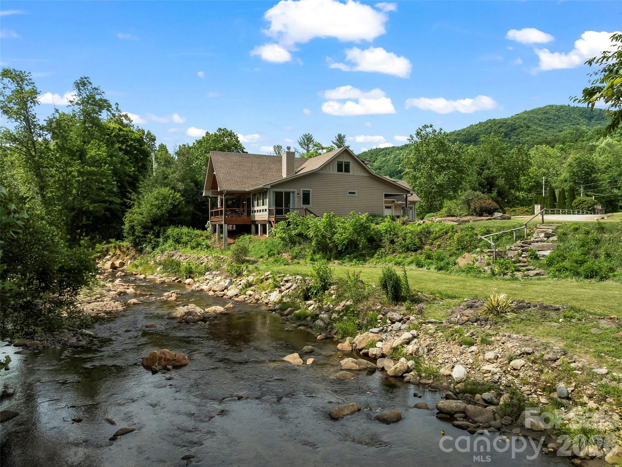 40 Shining Rock Drive Property Photo 43