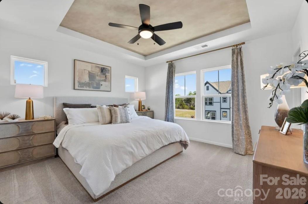 562 Silver Star Boulevard Property Photo 4