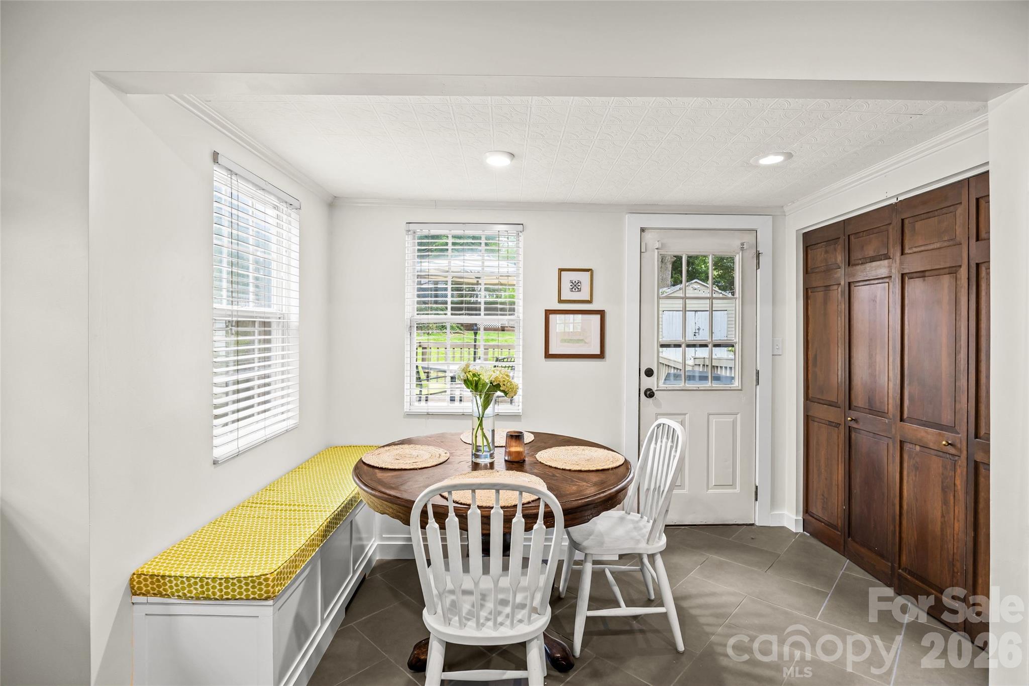 3225 Commonwealth Avenue Property Photo 10