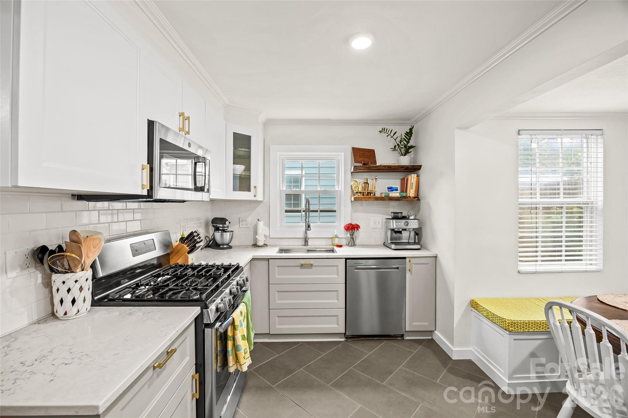 3225 Commonwealth Avenue Property Photo 14