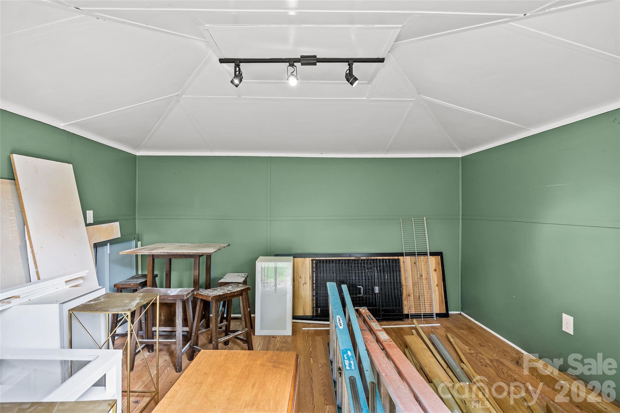3225 Commonwealth Avenue Property Photo 32