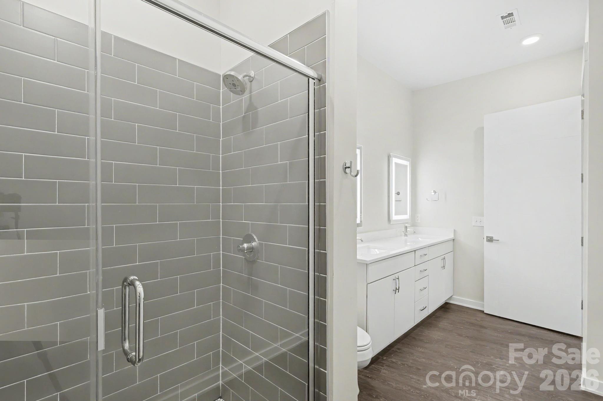 3630 N N Davidson Street Property Photo 8