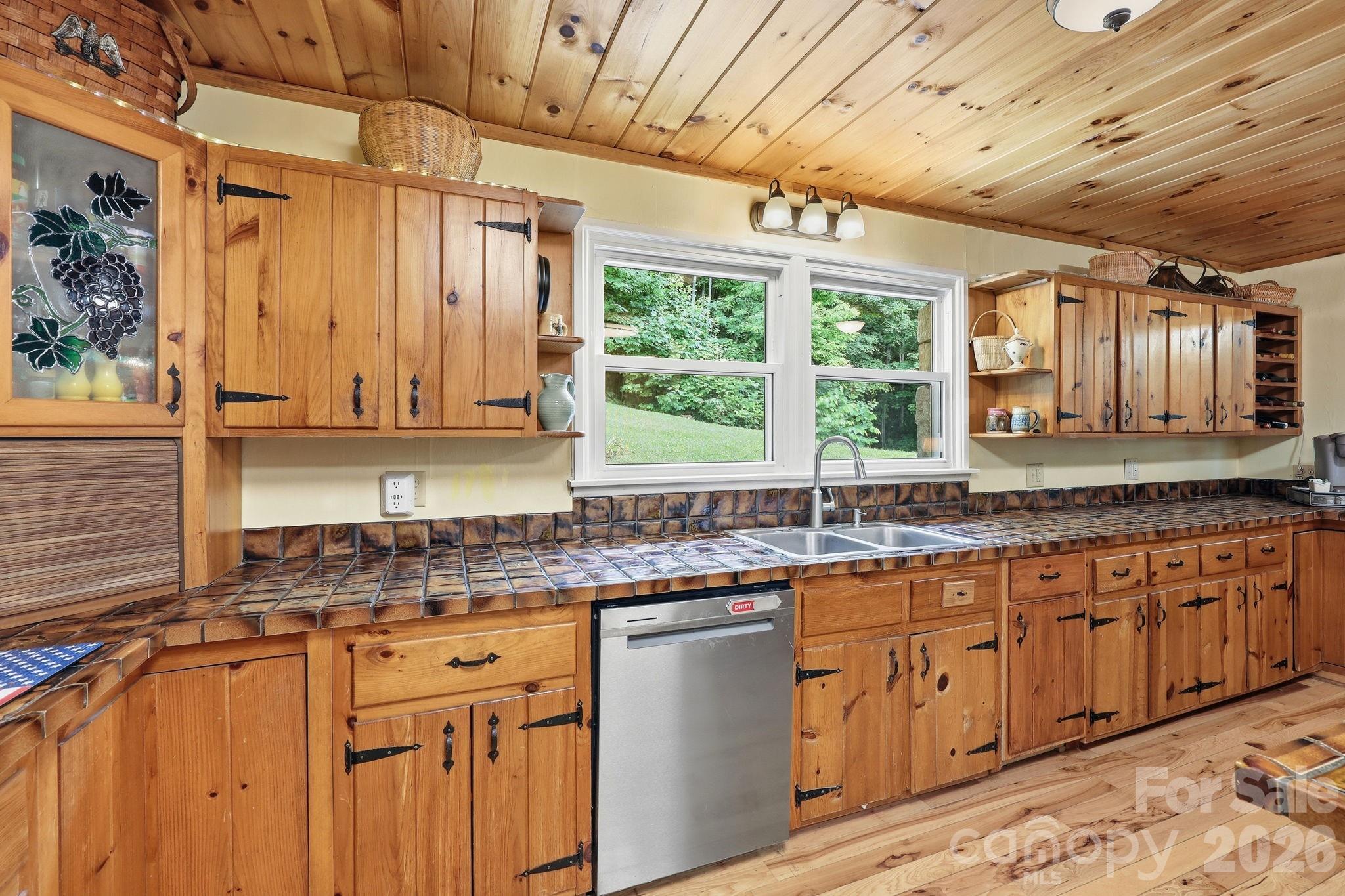 570 Rugged Top Road Property Photo 14
