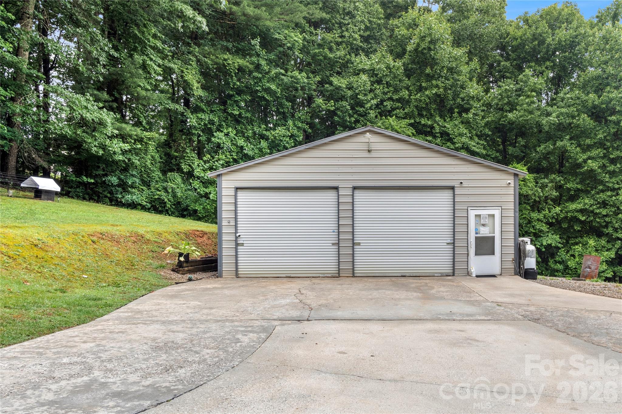 303 Alexander Drive Property Photo 40