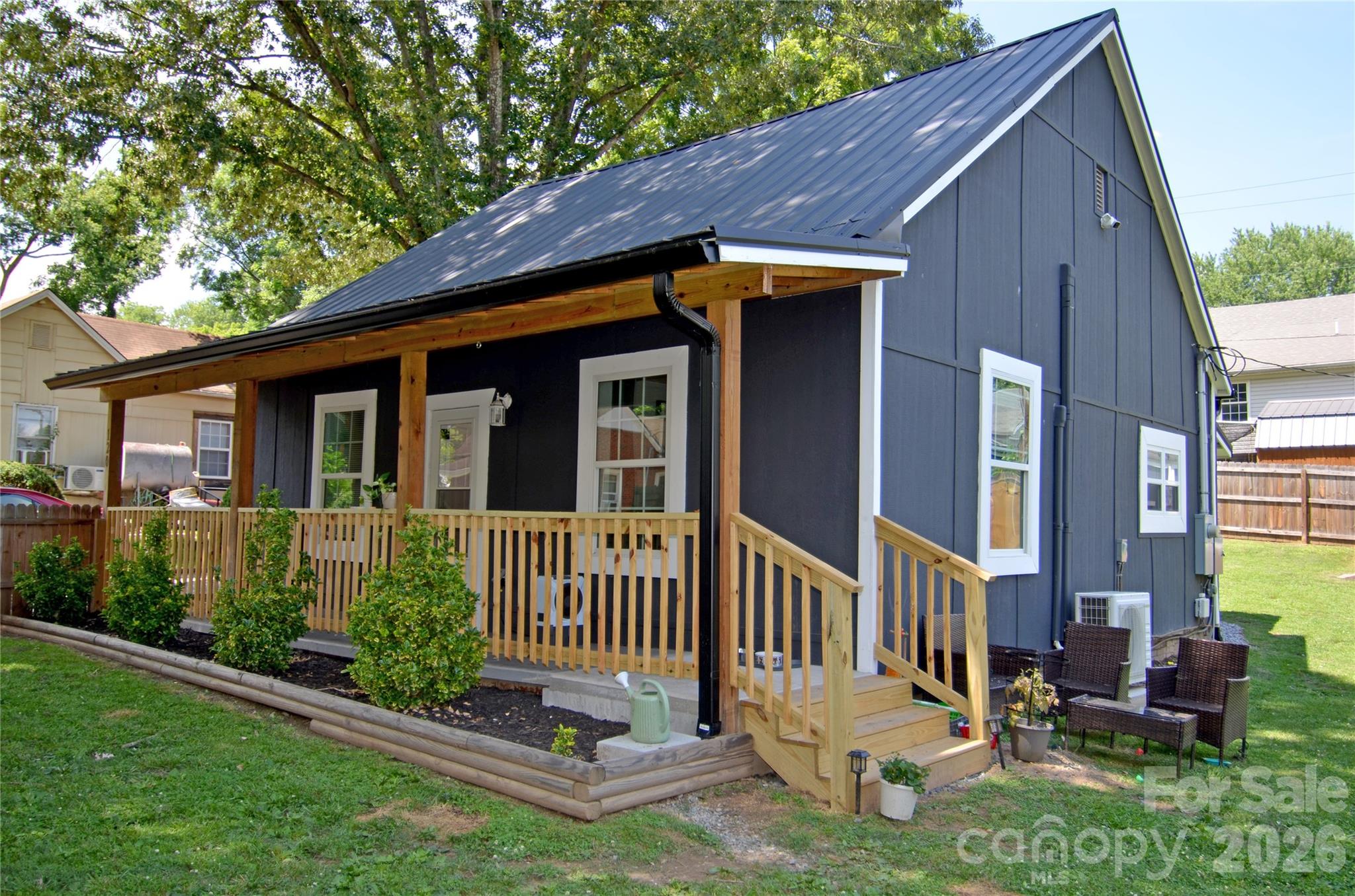 120 7th Street 20 Property Photo 1