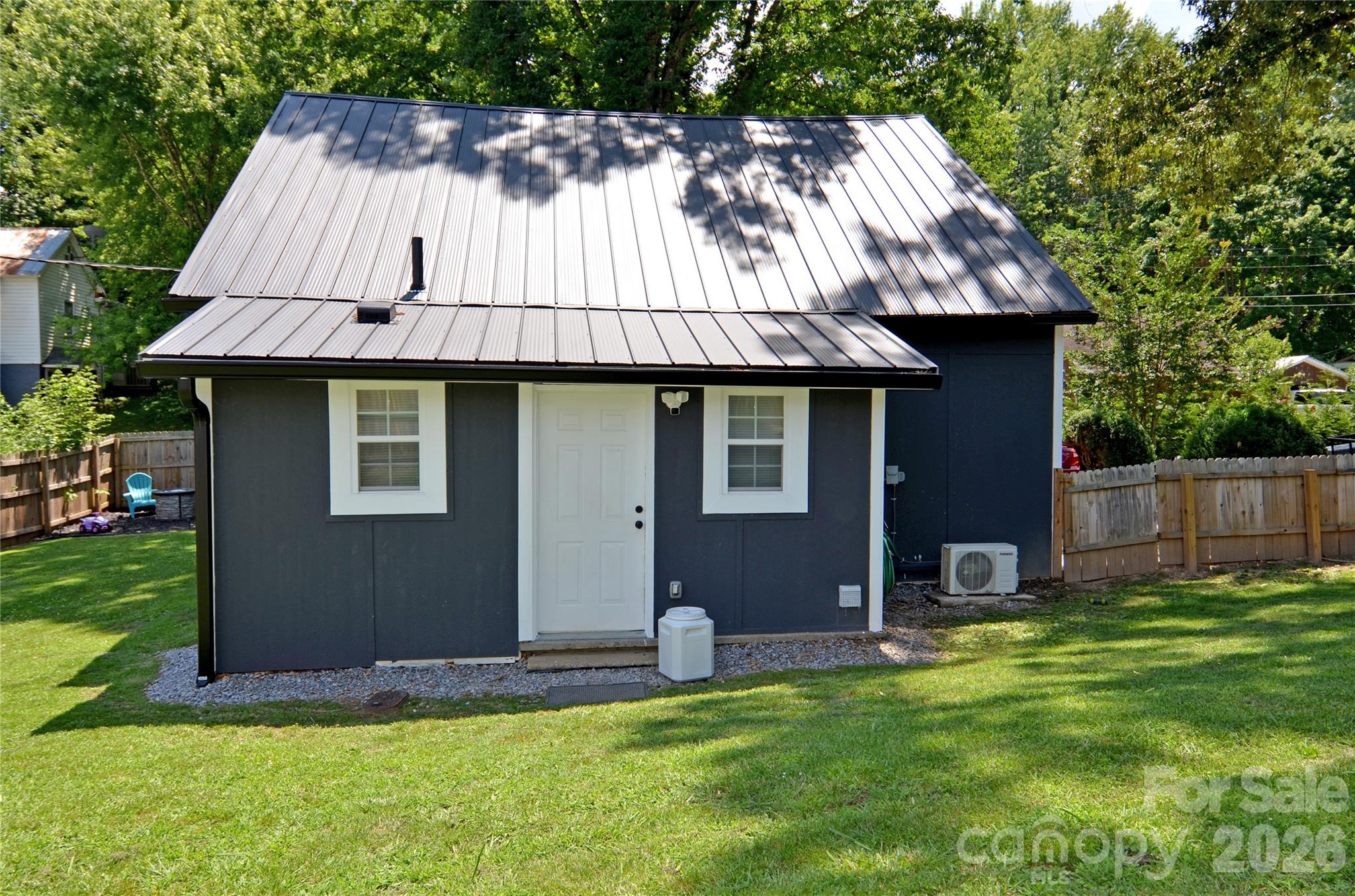 120 7th Street 20 Property Photo 7