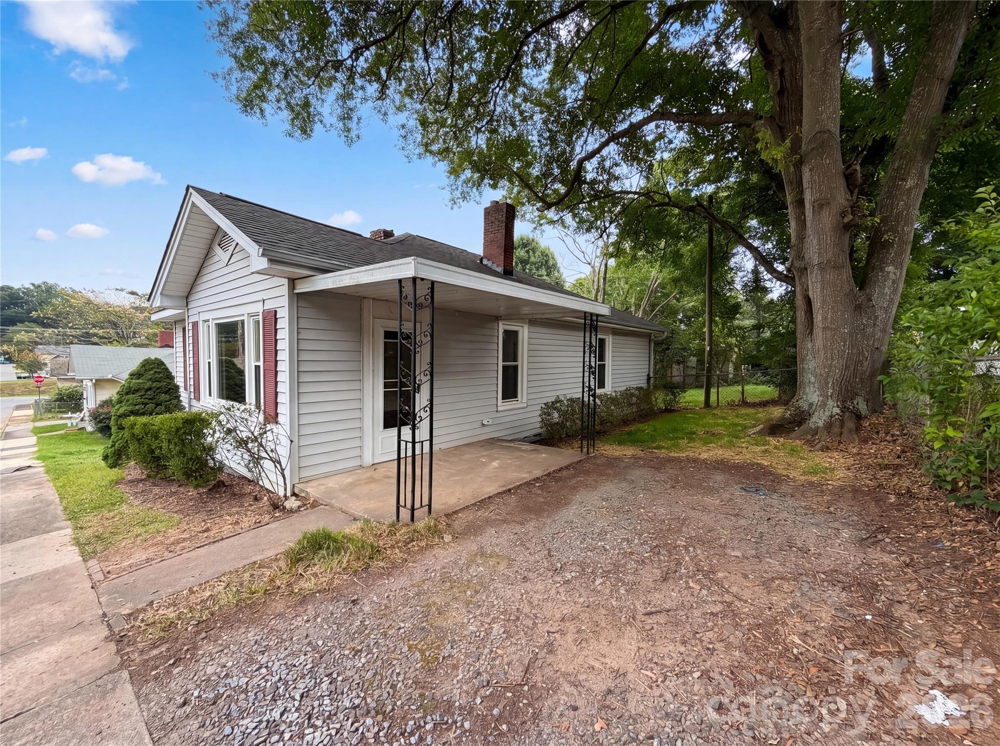 435 16th Street Property Photo 1
