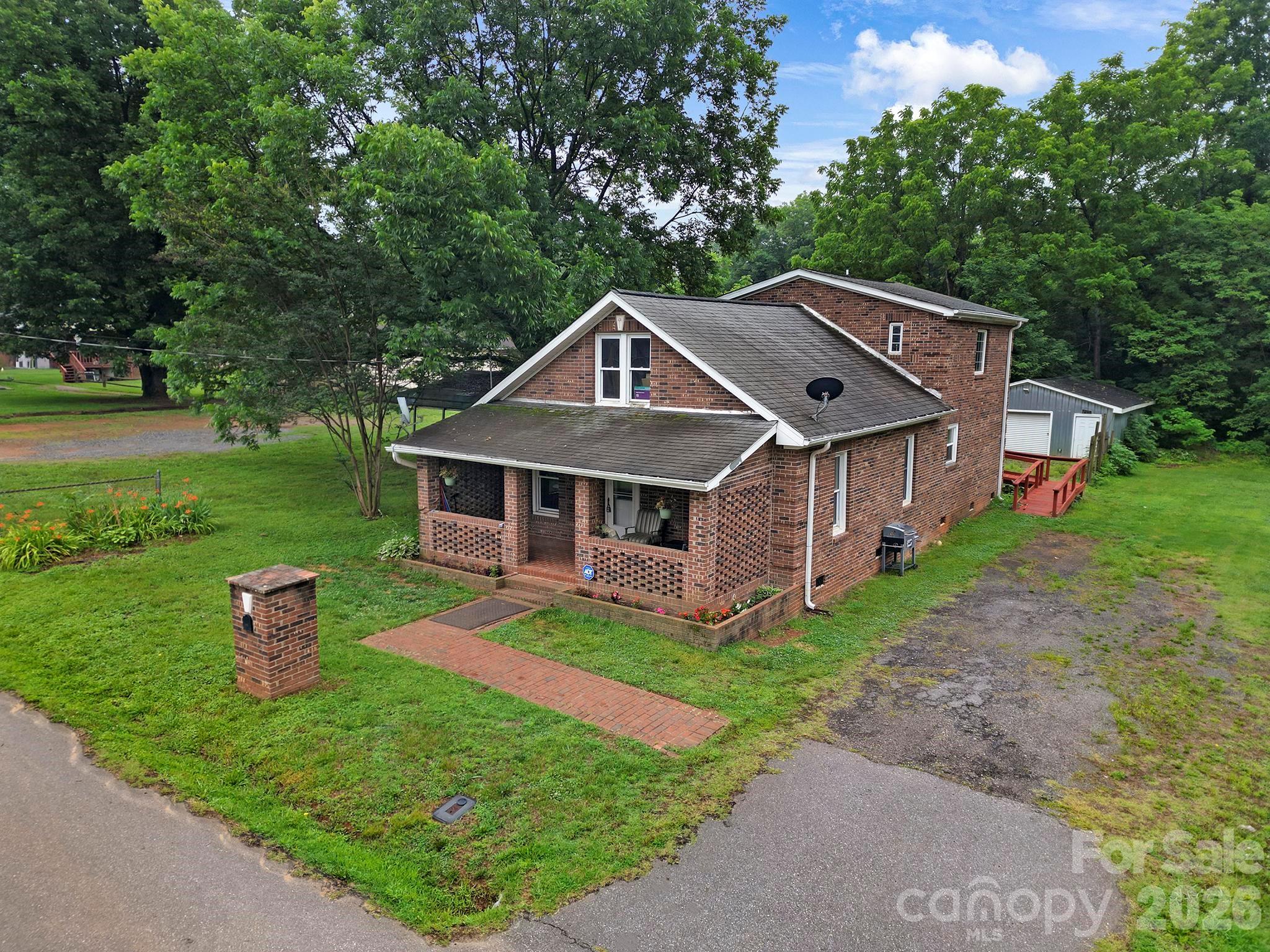 115 Lippard Street Property Photo 1
