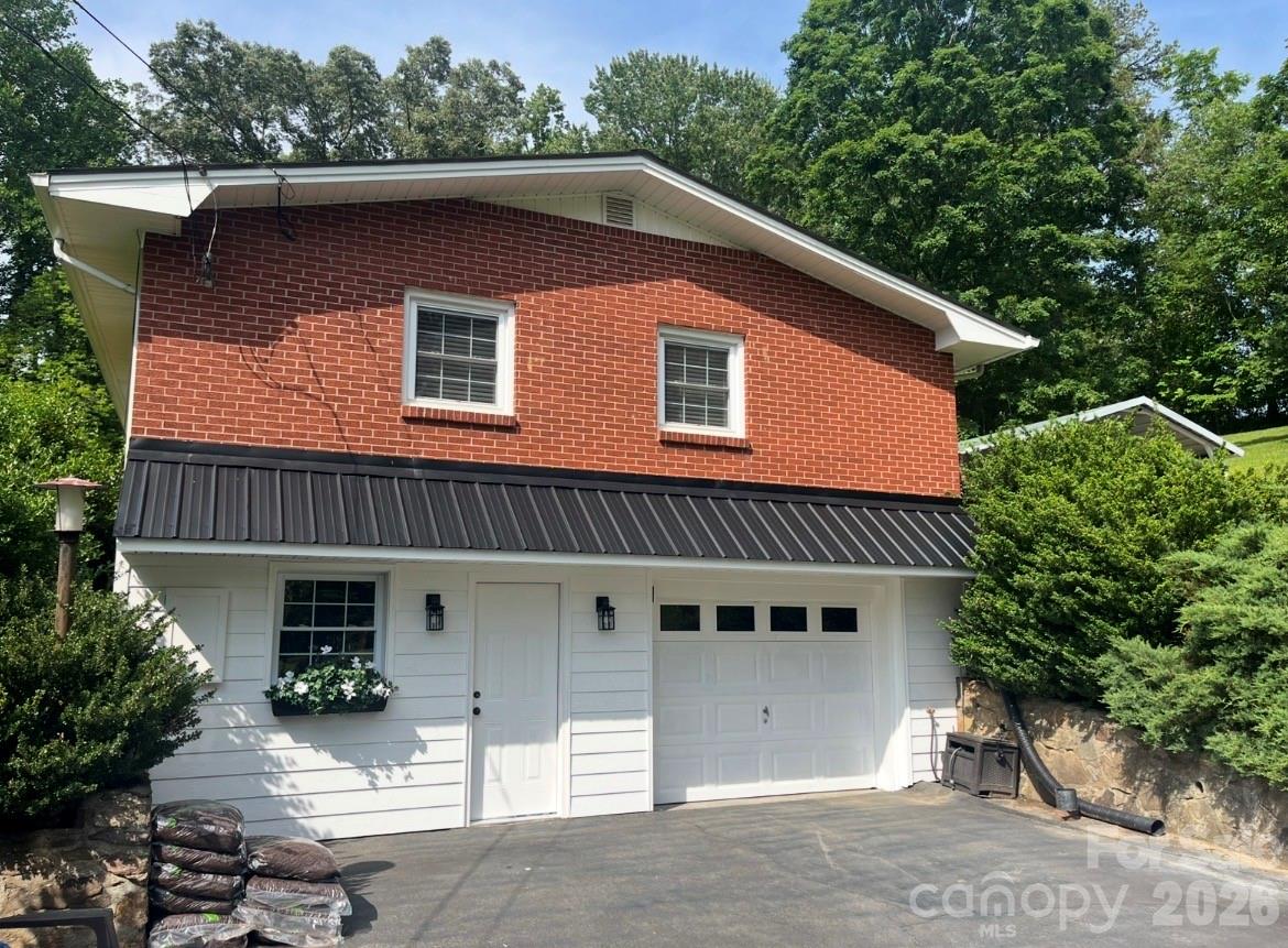 6 Greene Knoll Drive Property Photo 1