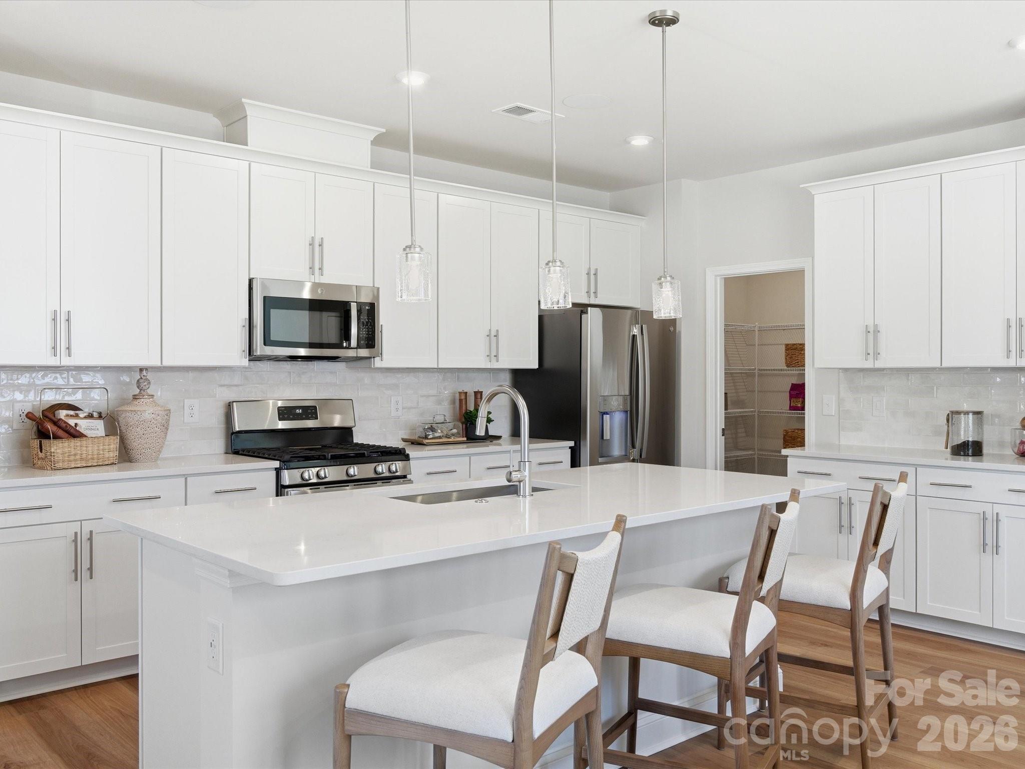 442 Nash Street Property Photo 6