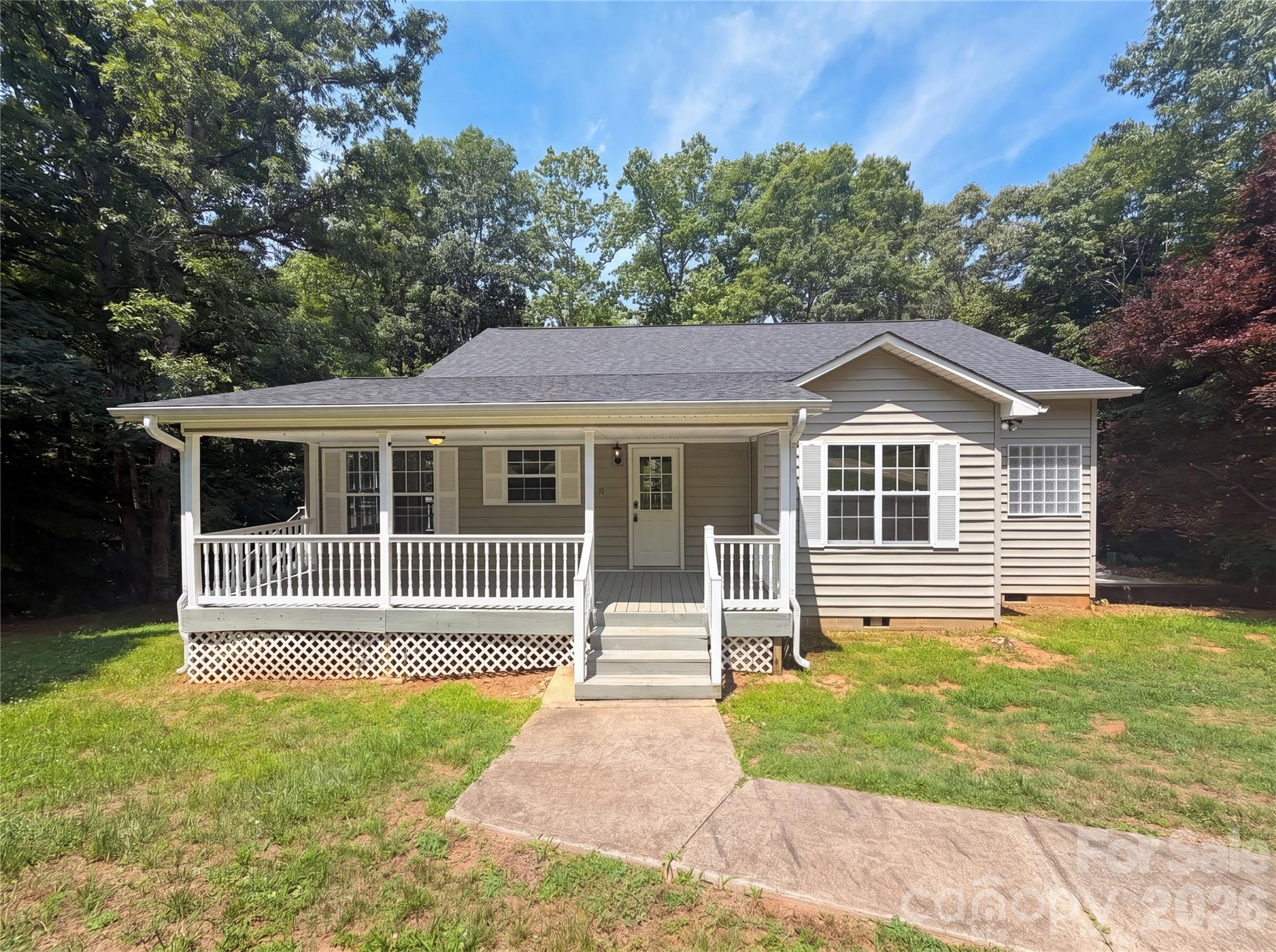 221 Grandview Drive Property Photo 1